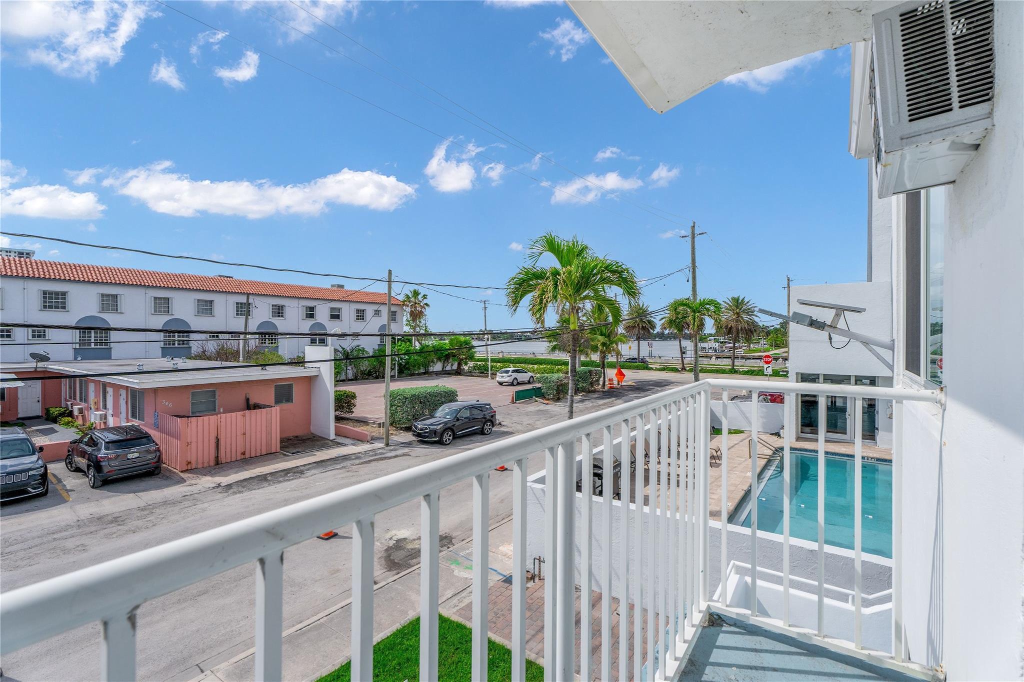 343 Van Buren Street 3, Hollywood, FL 33019, Hollywood - Photo 3