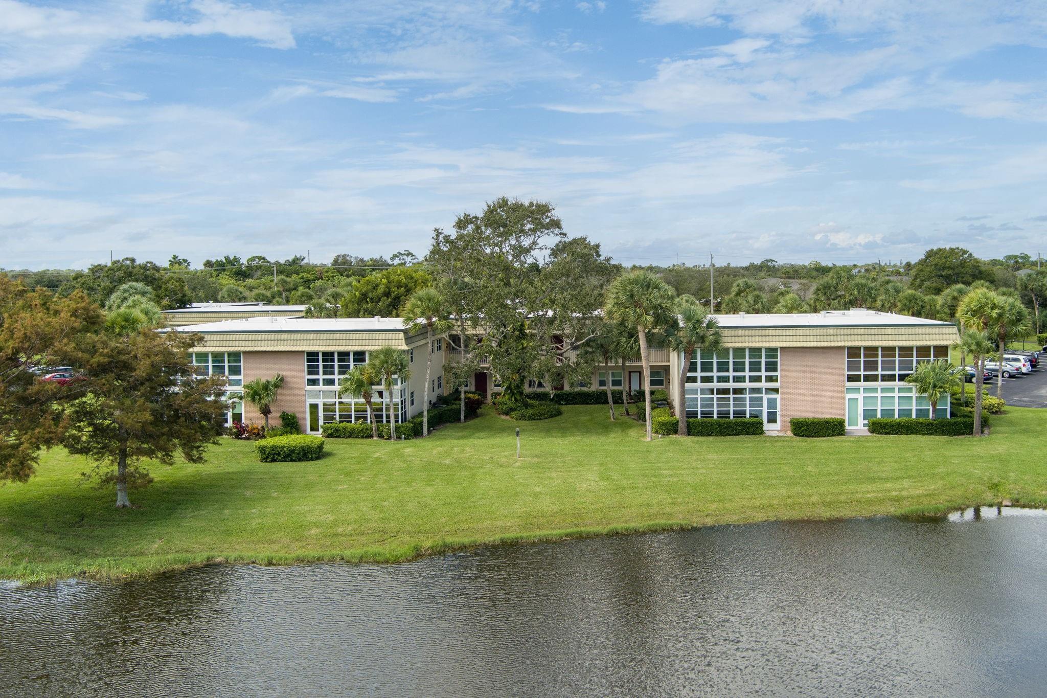 40 VISTA GARDENS Trail 201, Vero Beach, FL 32962, Vero Beach - Photo 3