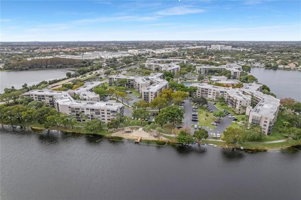 901 Colony Point Circle 523, Pembroke Pines, FL 33026, Pembroke Pines - Photo 2