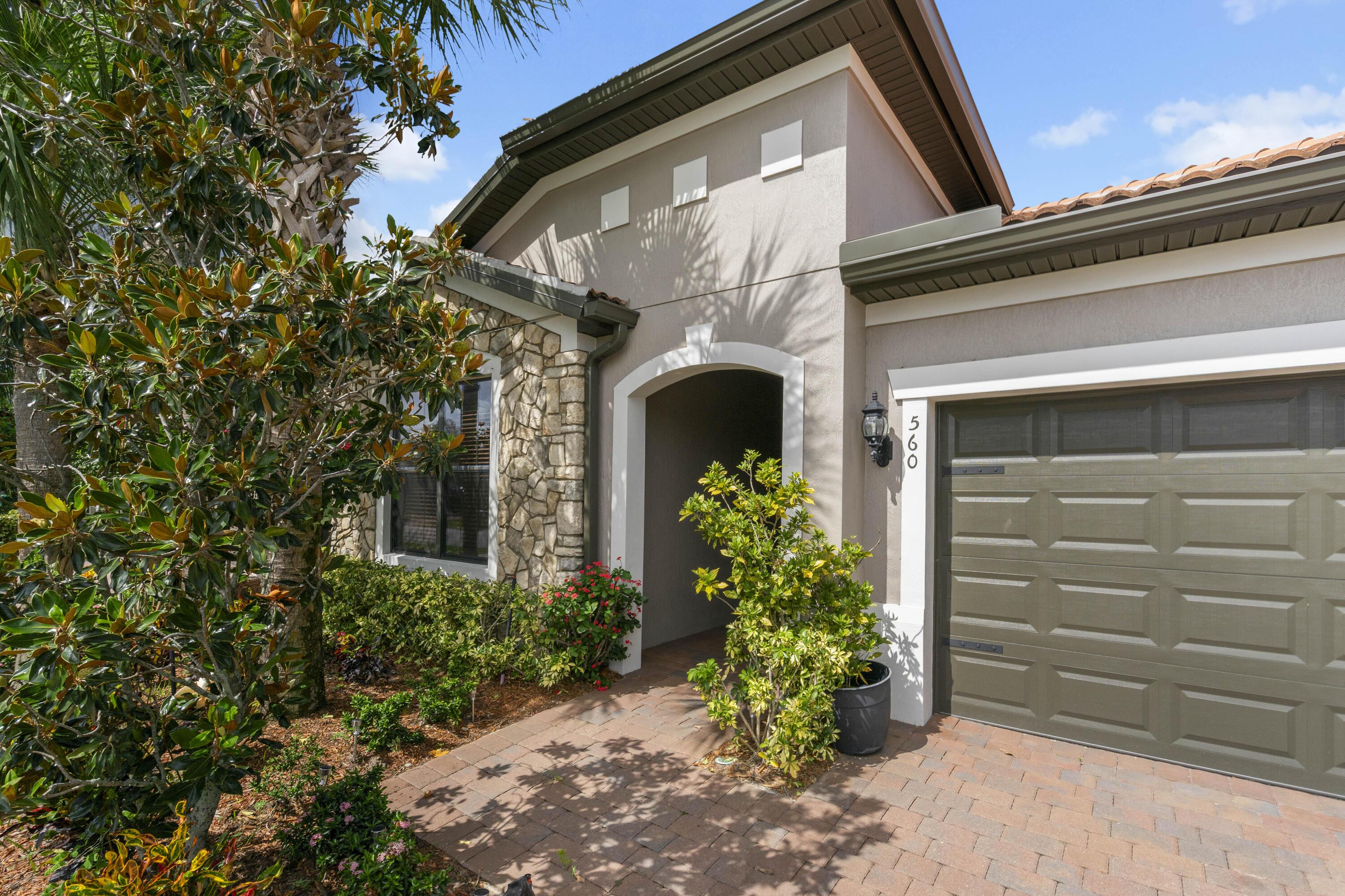 560 SE Monet Drive, Port St. Lucie, FL 34984, Port St. Lucie - Photo 3