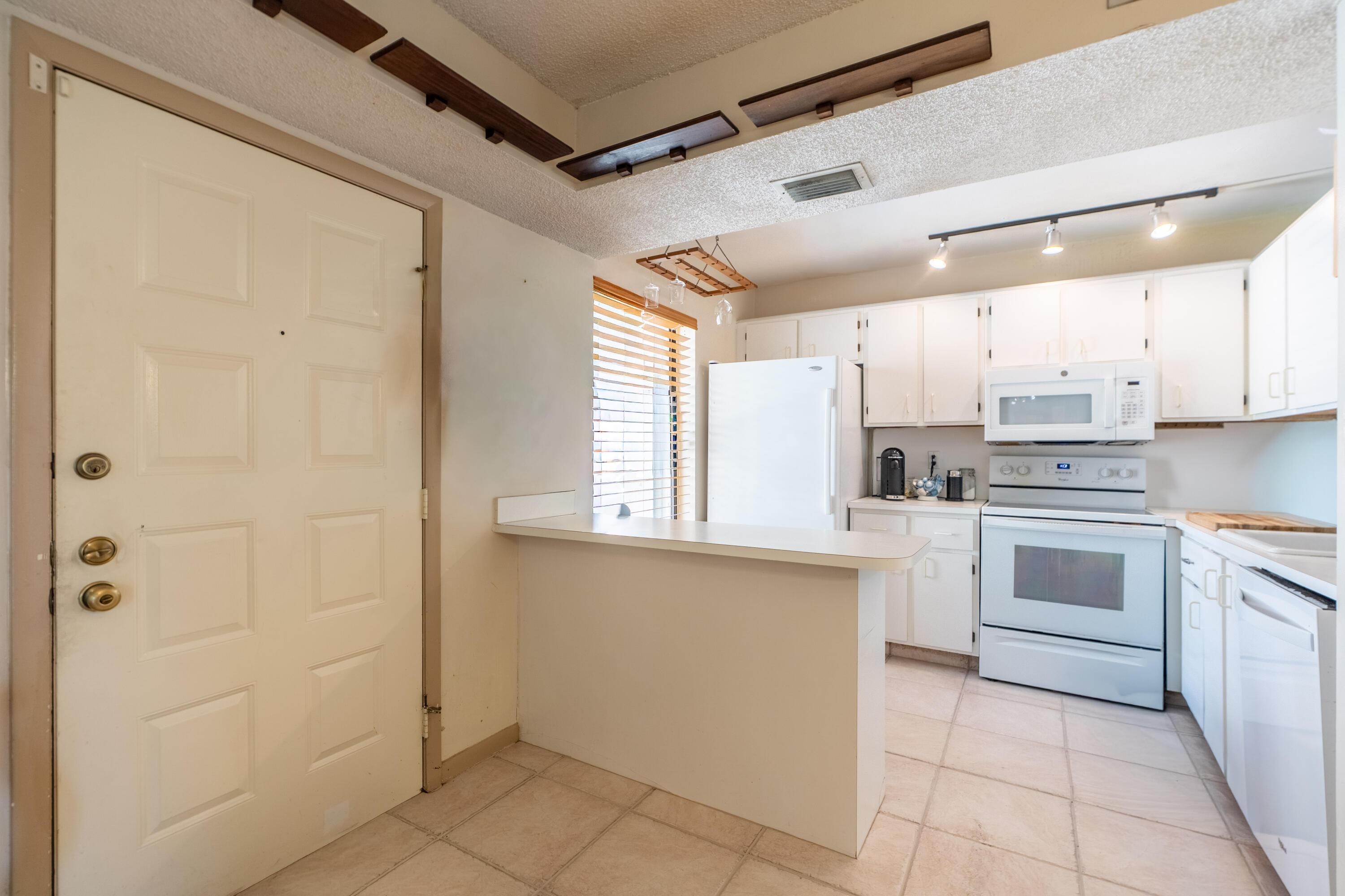 9819 NW 3rd Court 3, Plantation, FL 33324, Plantation - Photo 2