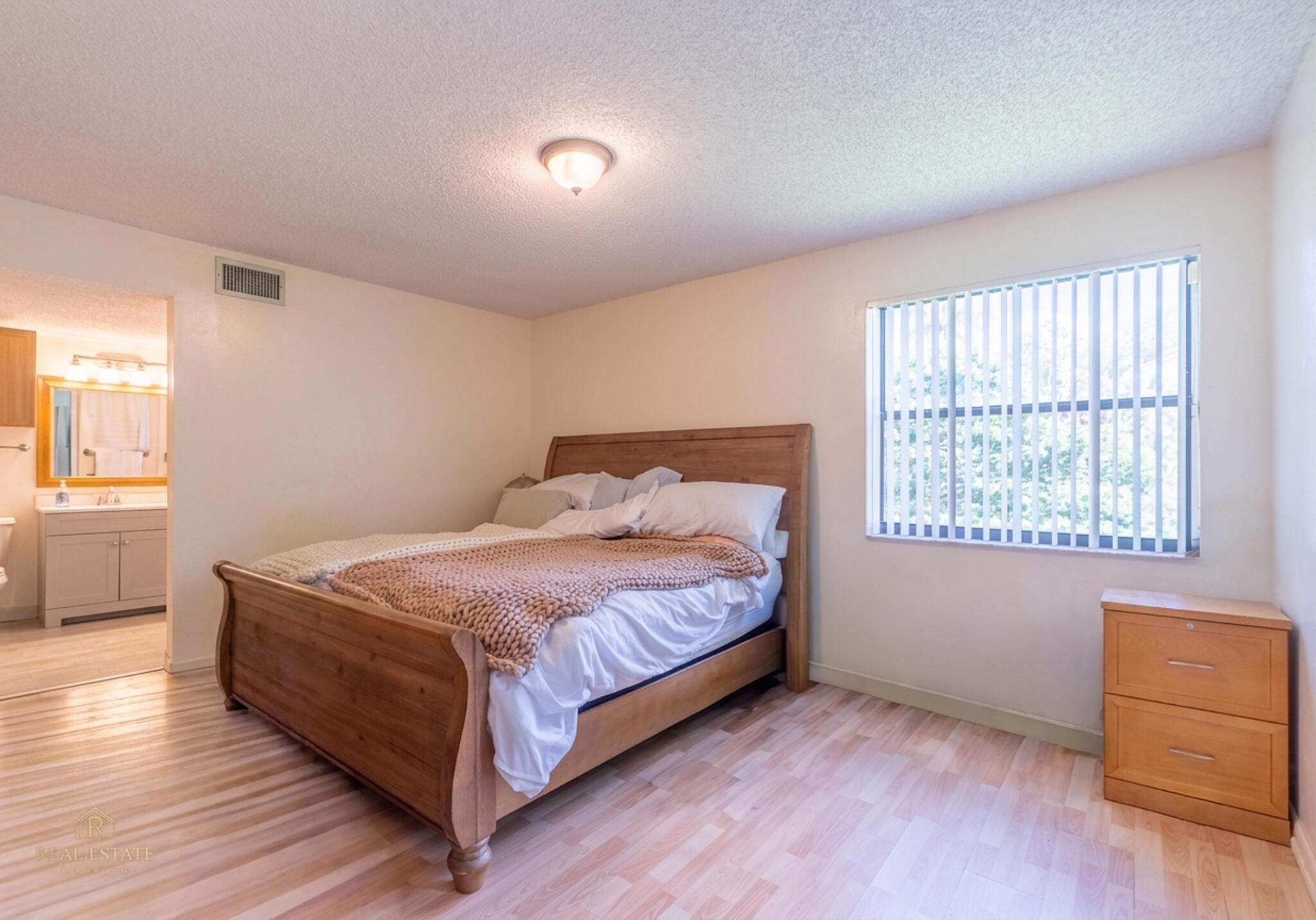 9819 NW 3rd Court 3, Plantation, FL 33324, Plantation - Photo 5