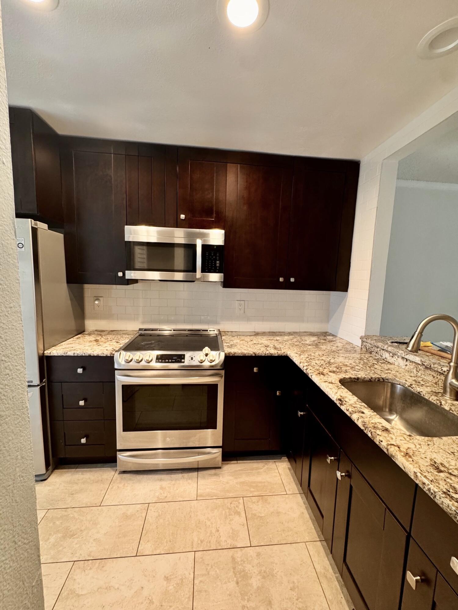 1914 Bayshore Court, Safety Harbor, FL 34695, Safety Harbor - Photo 5