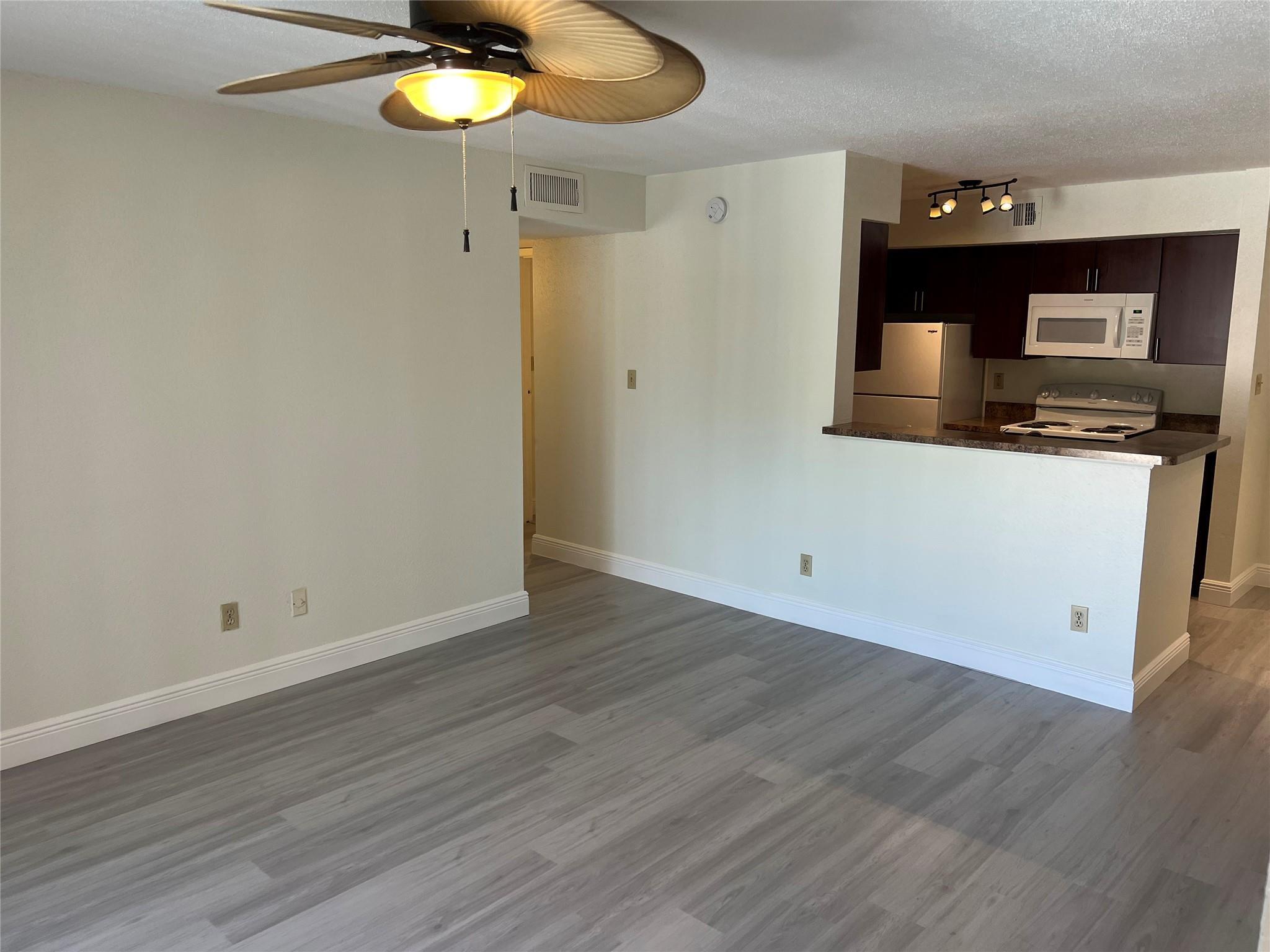 875 Riverside Drive 725, Coral Springs, FL 33071, Coral Springs - Photo 4