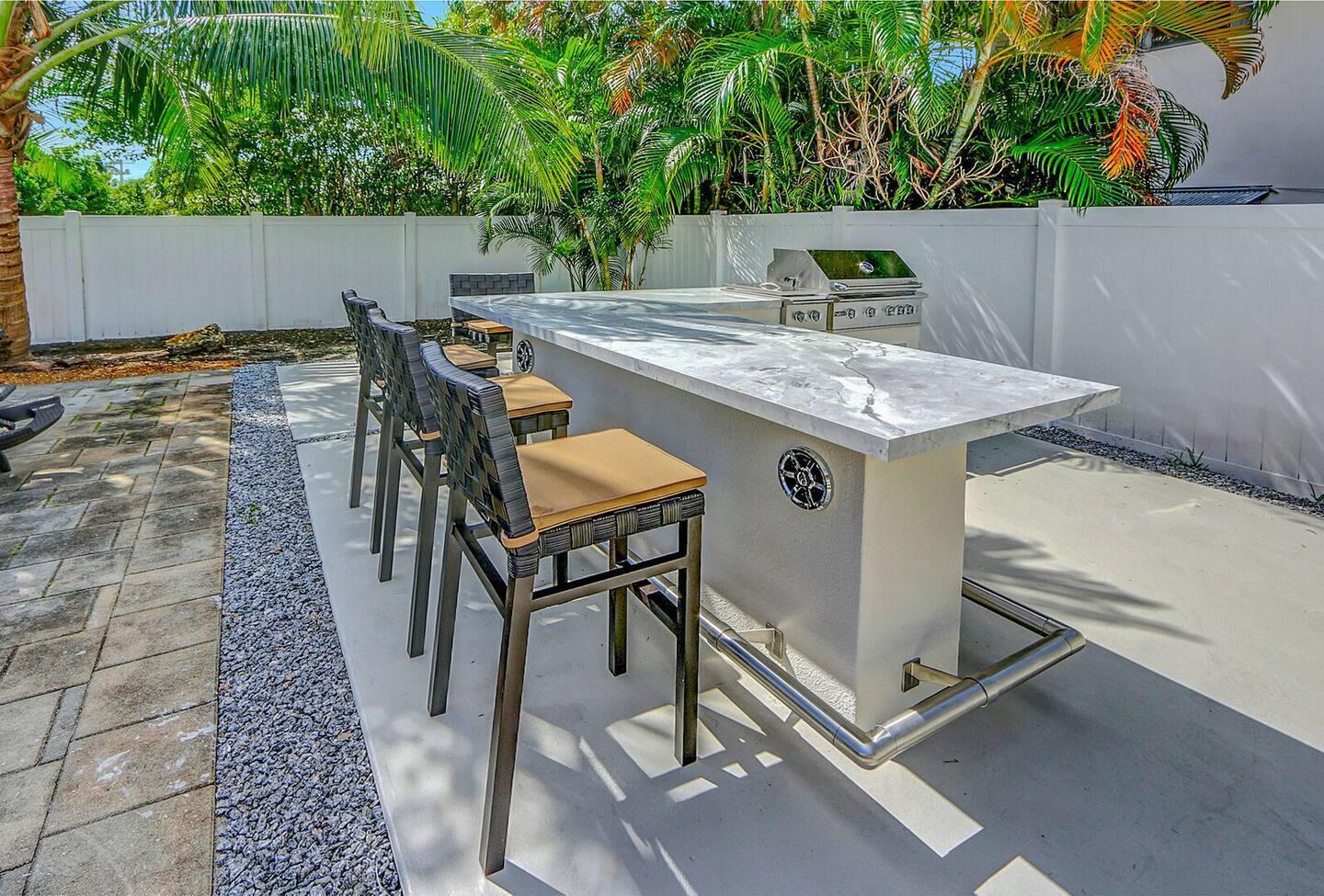 2740 NE 30th Place 1-2, Fort Lauderdale, FL 33306, Fort Lauderdale - Photo 2