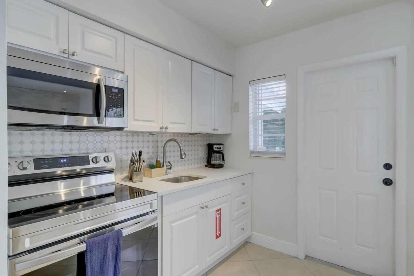 2740 NE 30th Place 1-2, Fort Lauderdale, FL 33306, Fort Lauderdale - Photo 5
