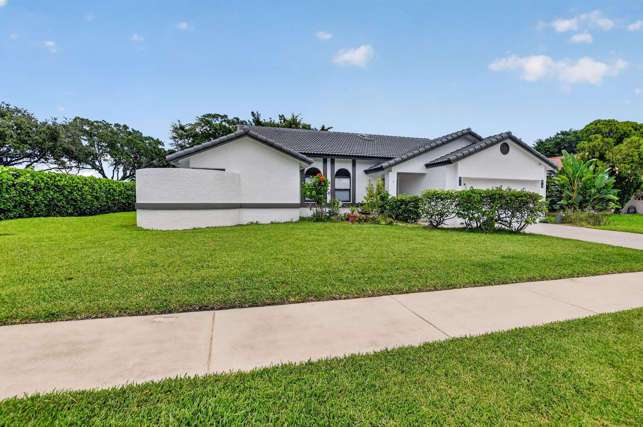 19700 Sedgefield Terrace, Boca Raton, FL 33498, Boca Raton - Photo 2