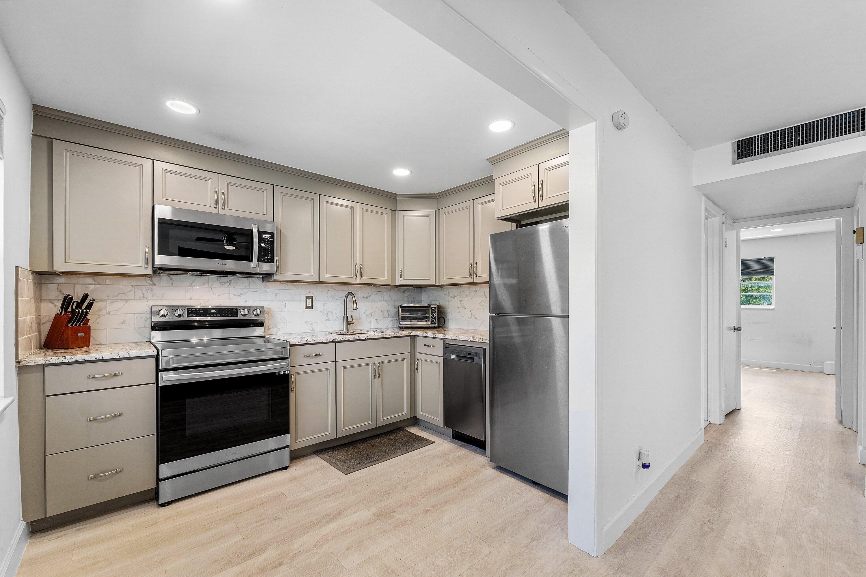 340 NW 19th Street 2020, Boca Raton, FL 33432, Boca Raton - Photo 5
