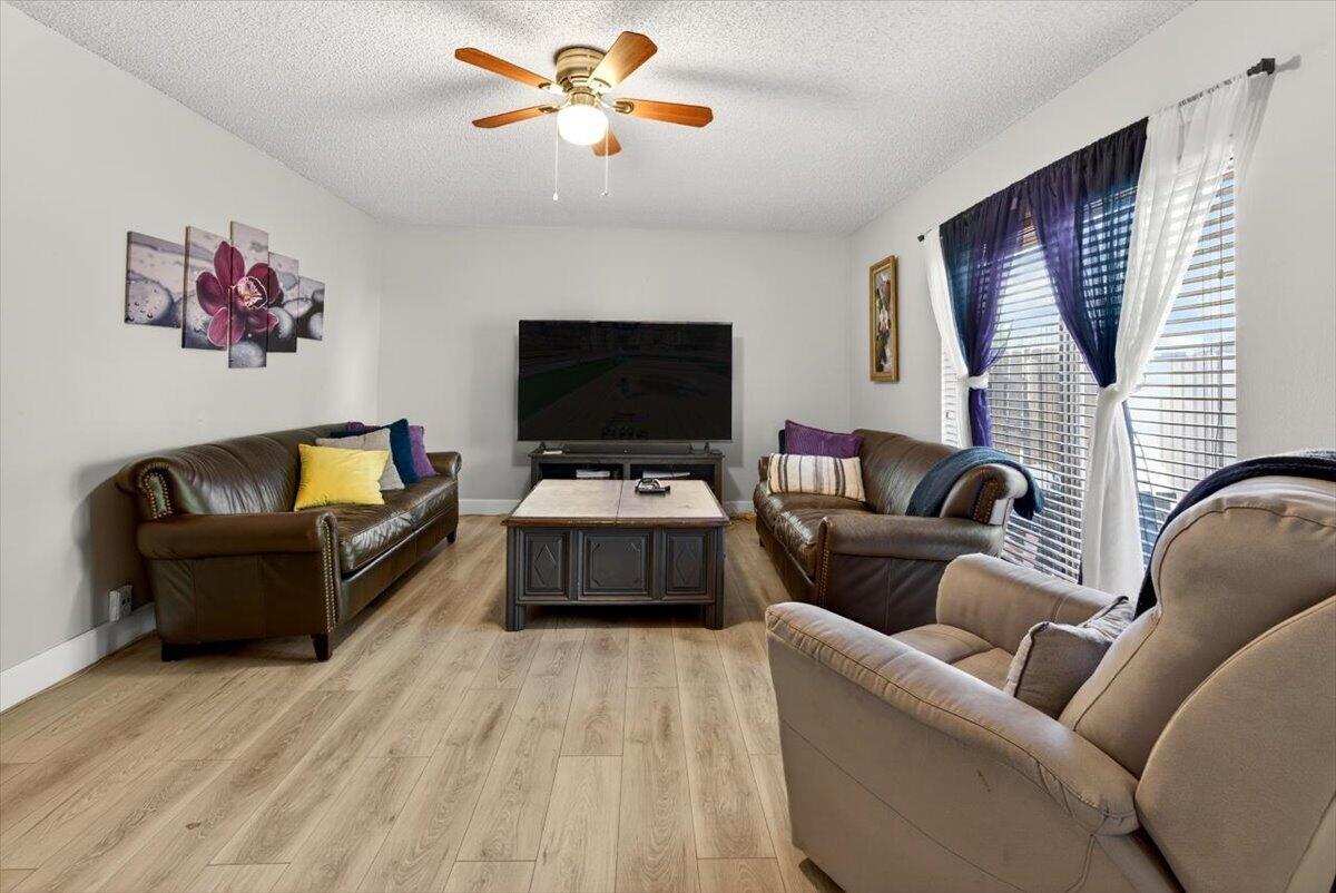6351 Seven Springs Boulevard B, Greenacres, FL 33463, Greenacres - Photo 3