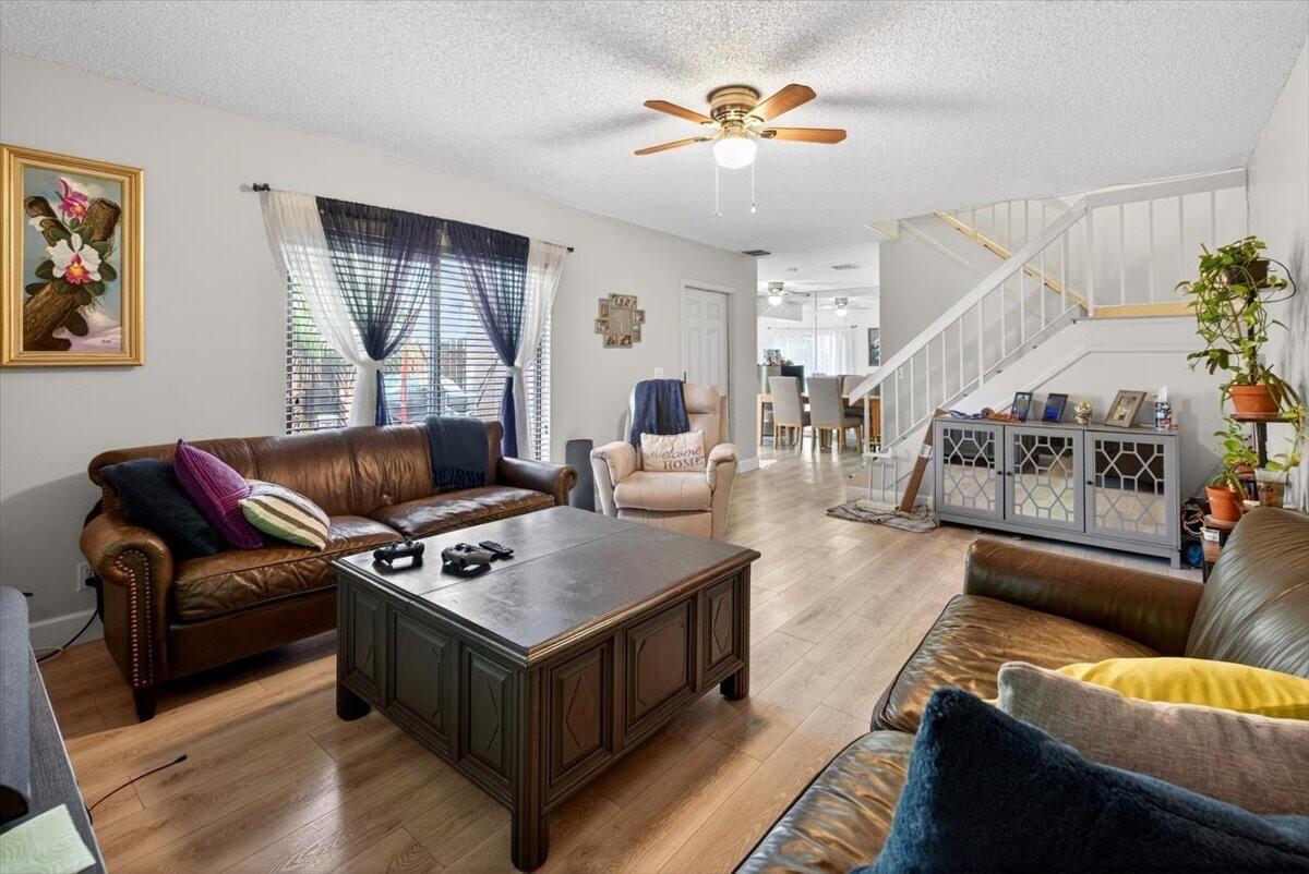 6351 Seven Springs Boulevard B, Greenacres, FL 33463, Greenacres - Photo 4
