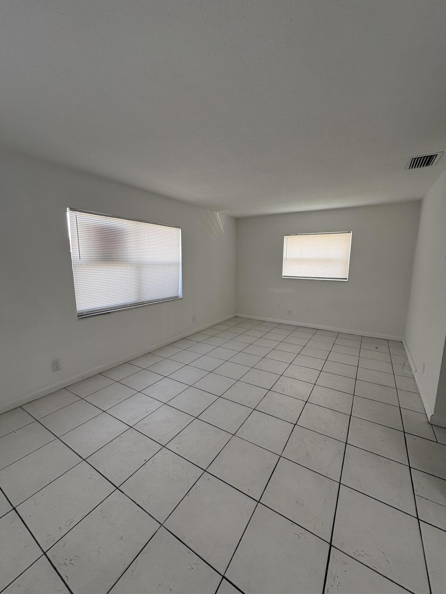 4031 NW 30th Terrace 1, Lauderdale Lakes, FL 33309, Lauderdale Lakes - Photo 3