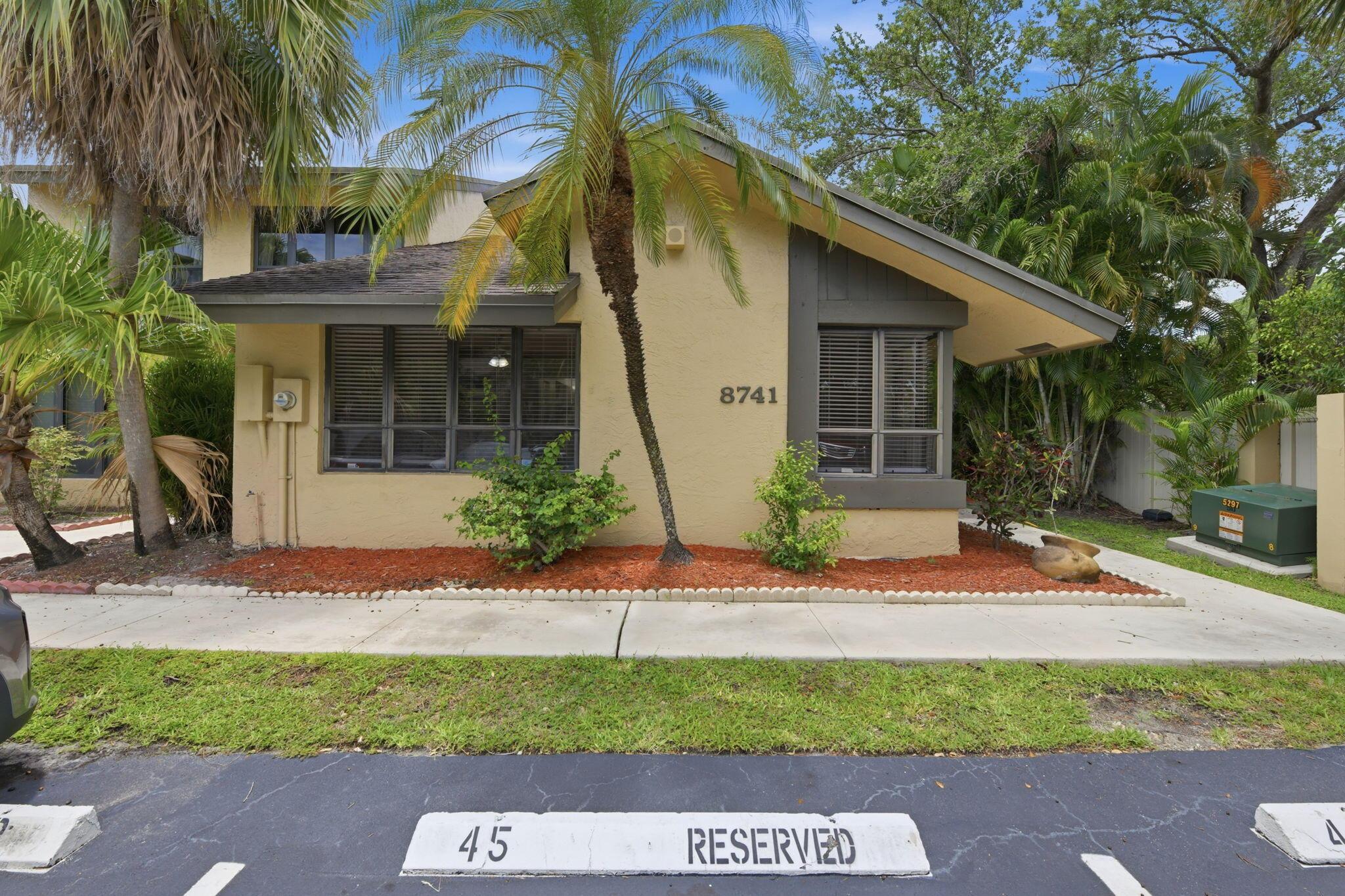 8741 Cleary Boulevard, Plantation, FL 33324, Plantation