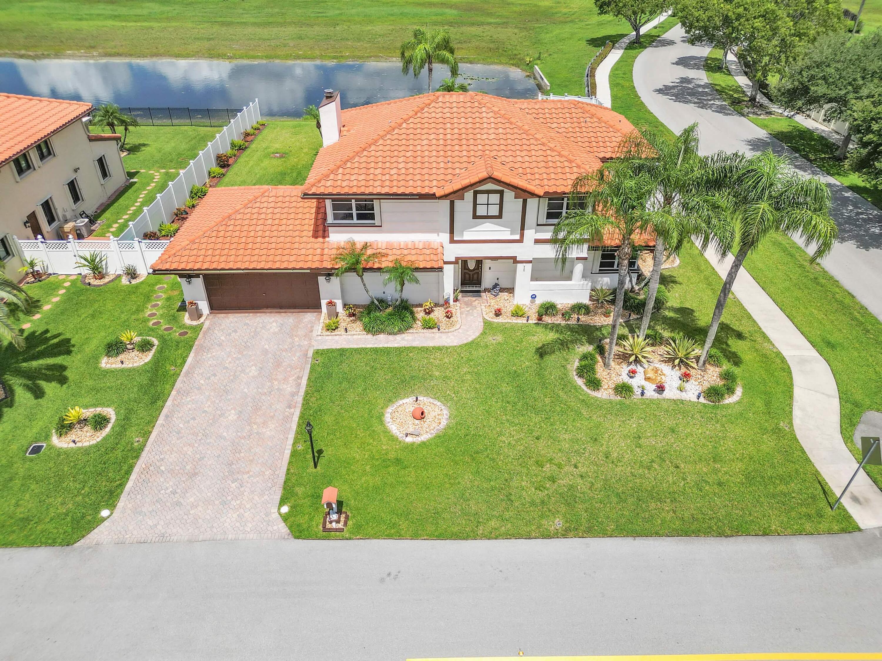 6431 Olde Moat Way, Davie, FL 33331, Davie - Photo 3