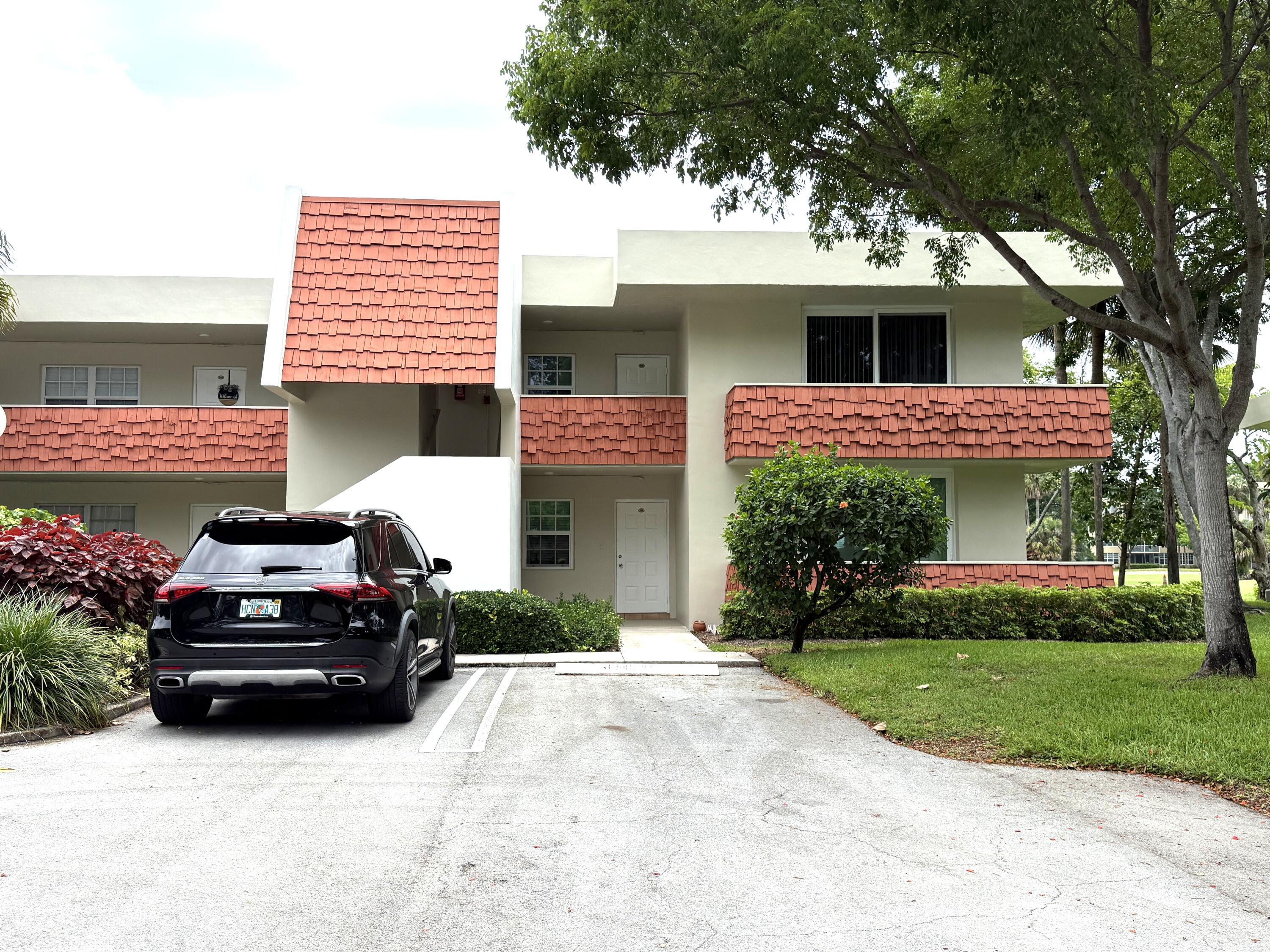 907 Cypress Terrace 201, Pompano Beach, FL 33069, Pompano Beach - Photo 3
