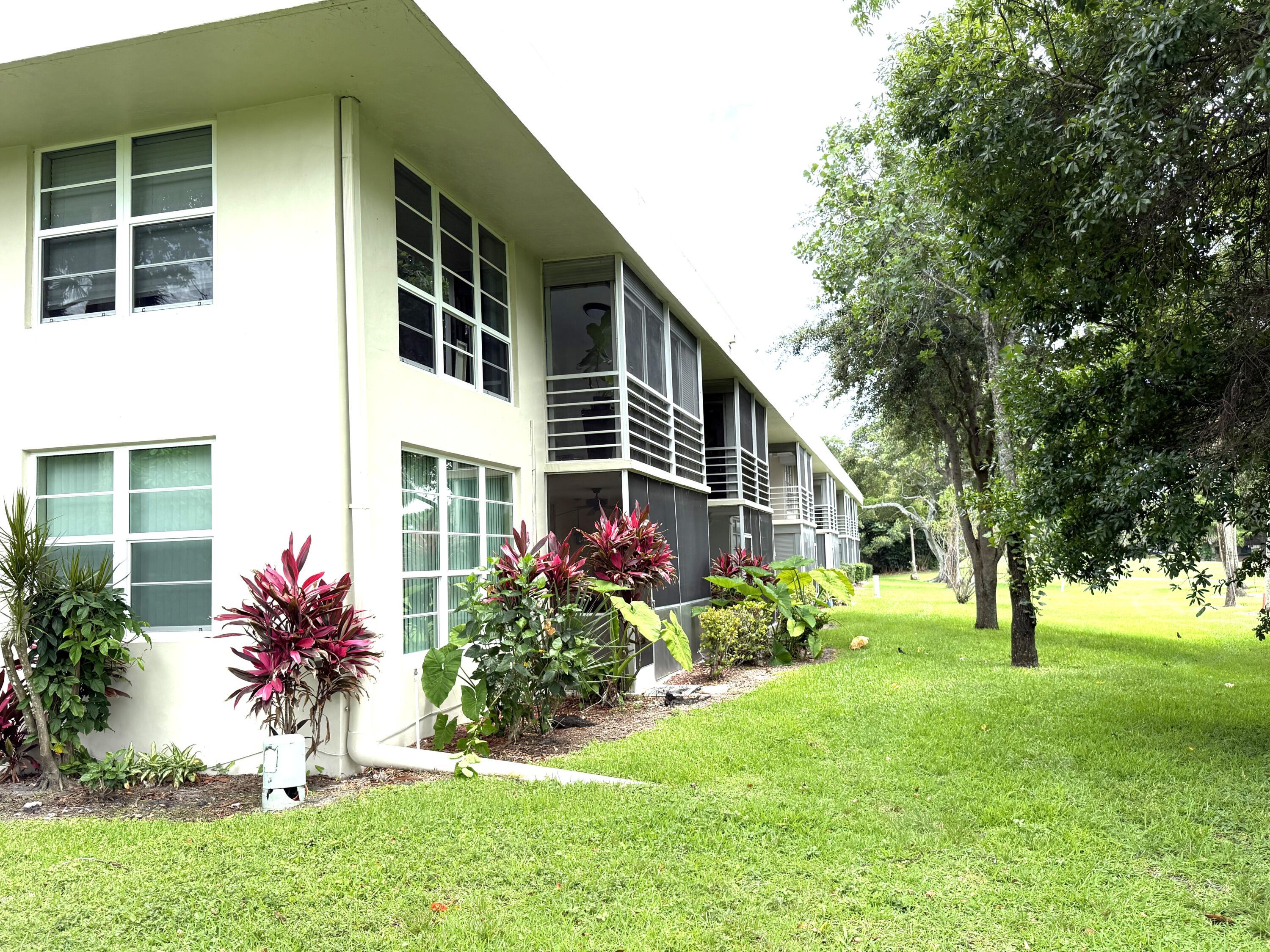 907 Cypress Terrace 201, Pompano Beach, FL 33069, Pompano Beach - Photo 5