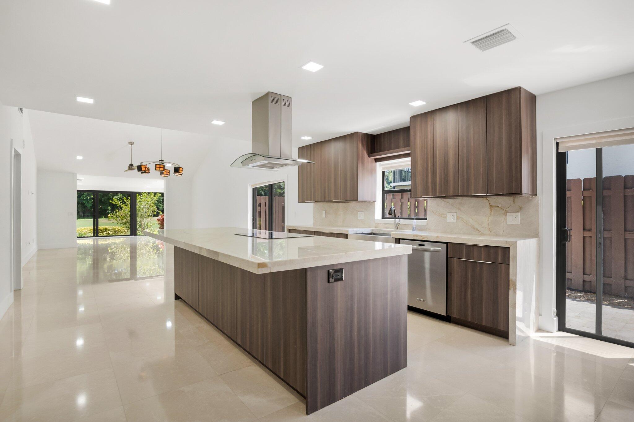 21922 Cypress Drive, Boca Raton, FL 33433, Boca Raton - Photo 2