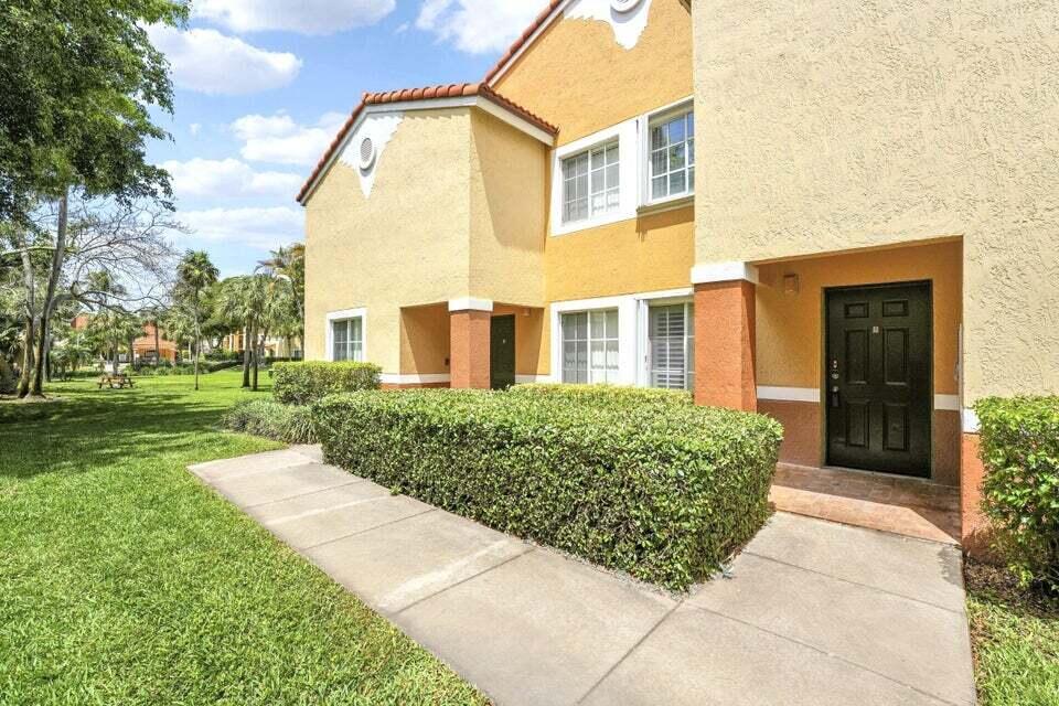 127 Yacht Club Way 101, Hypoluxo, FL 33462, Hypoluxo - Photo 3