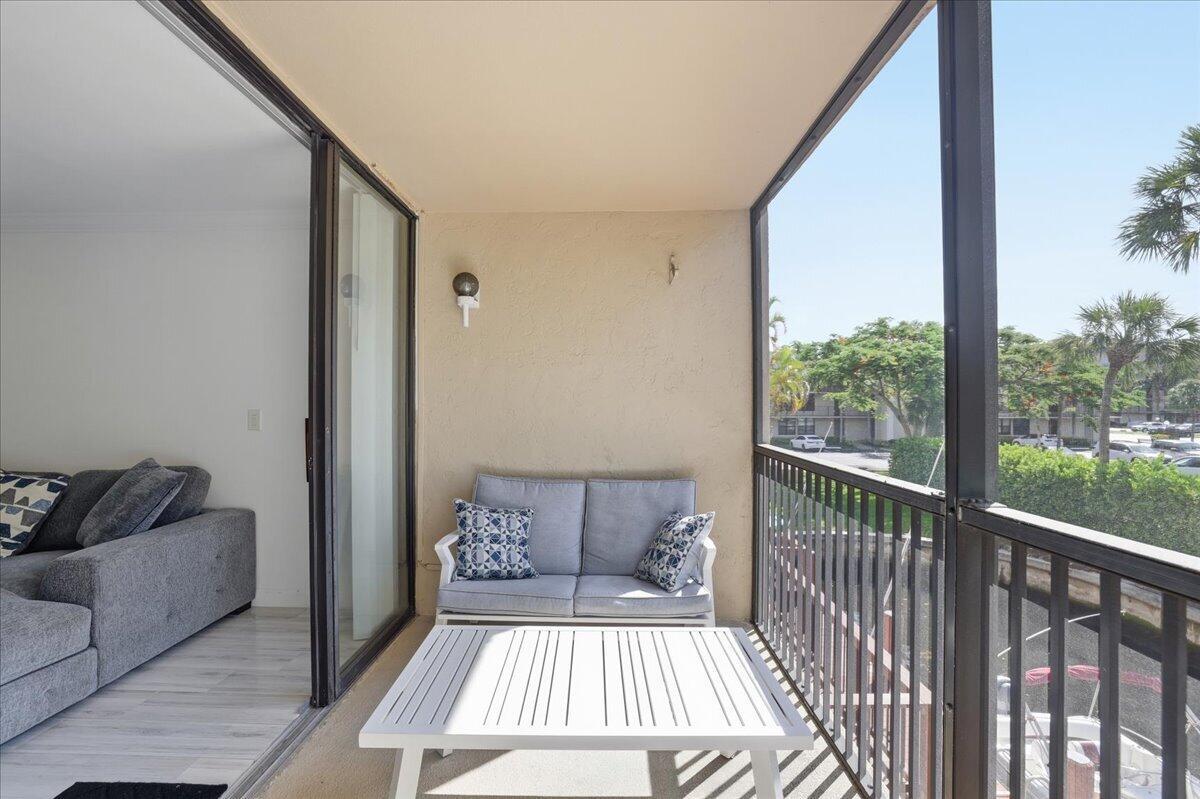 16 Royal Palm Way 205, Boca Raton, FL 33432, Boca Raton - Photo 5