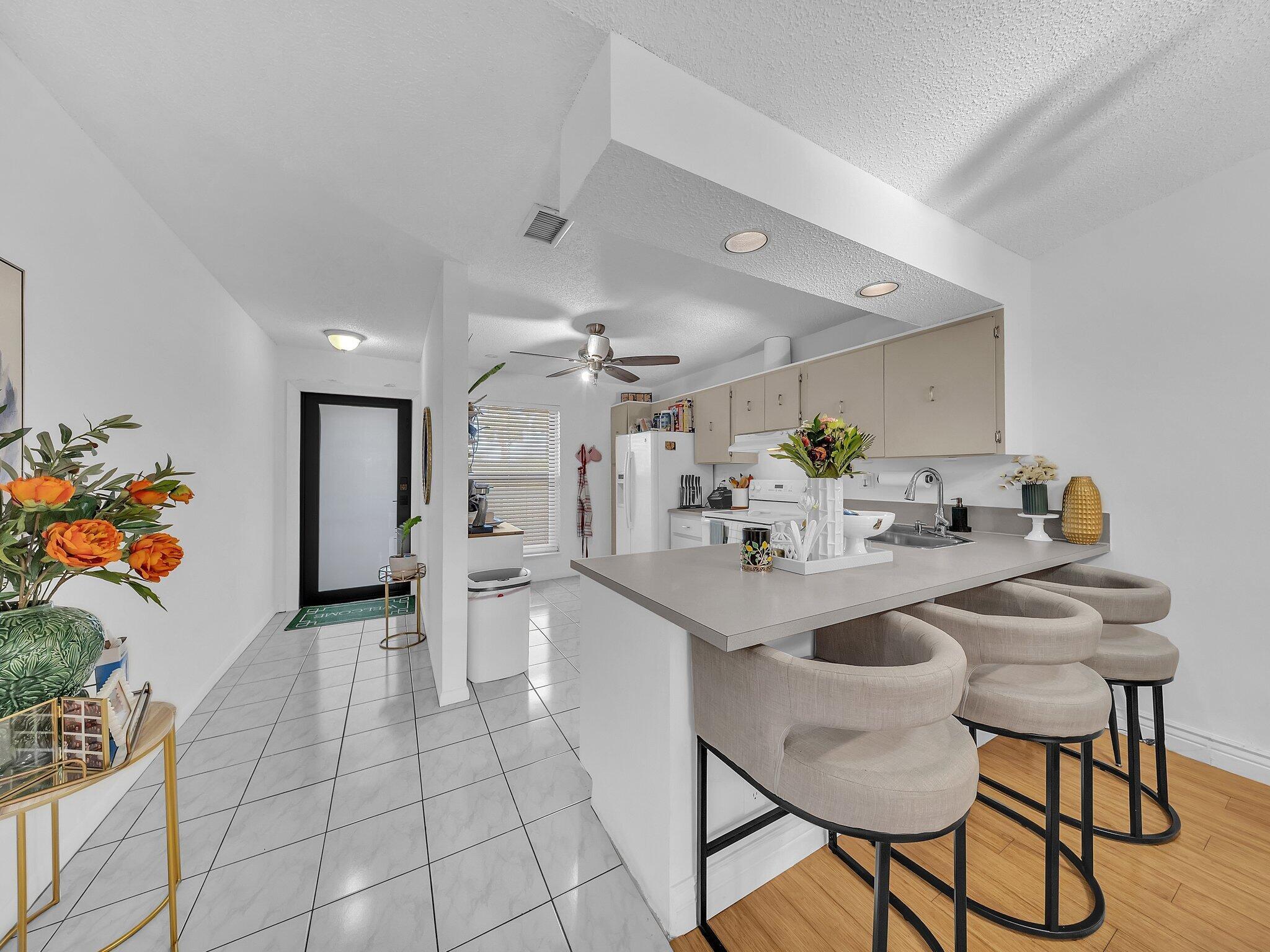 1023 Banks Road 201, Margate, FL 33063, Margate - Photo 3