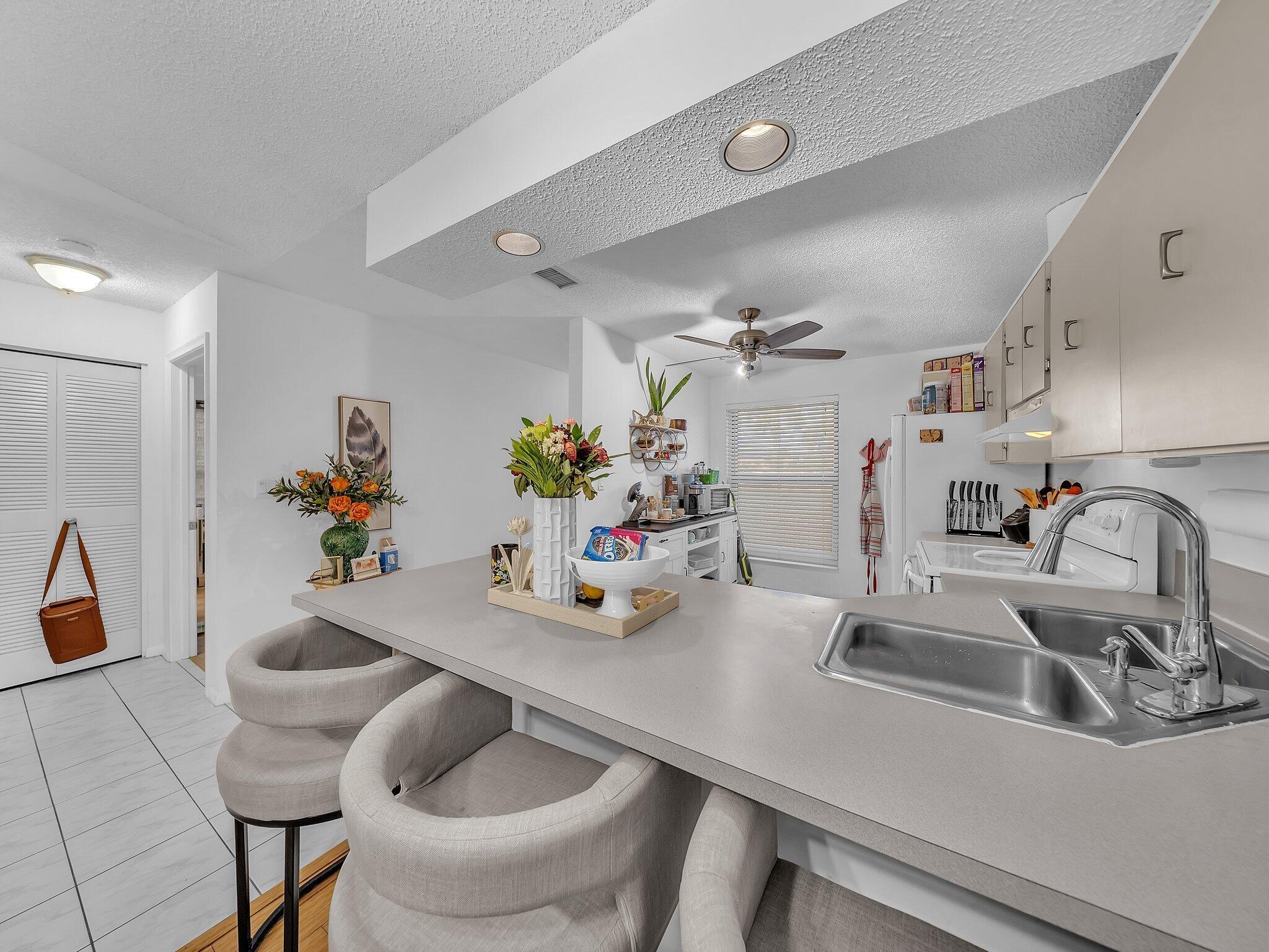 1023 Banks Road 201, Margate, FL 33063, Margate - Photo 4