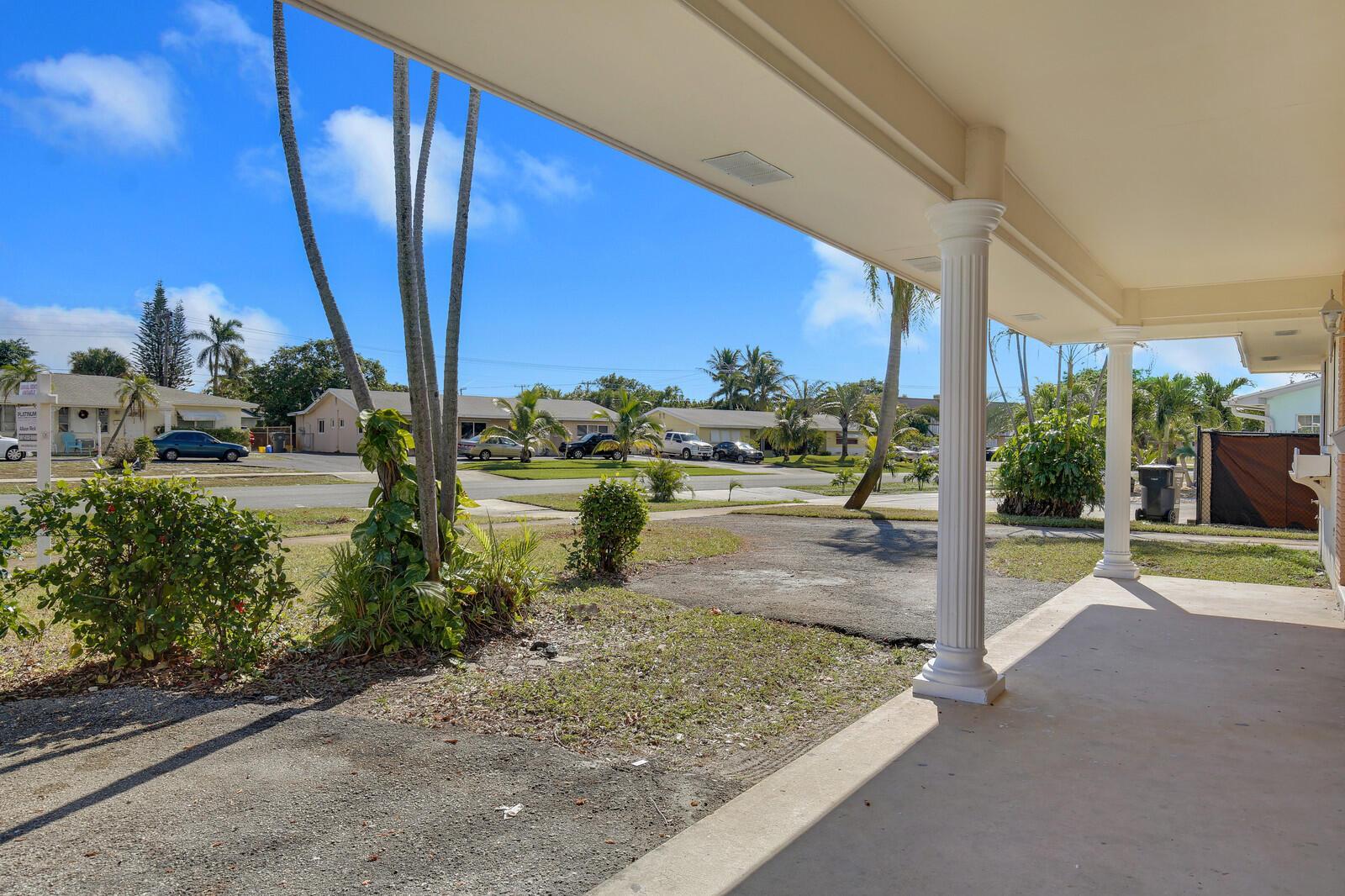 533 W Jasmine Drive B, Lake Park, FL 33403, Lake Park - Photo 3