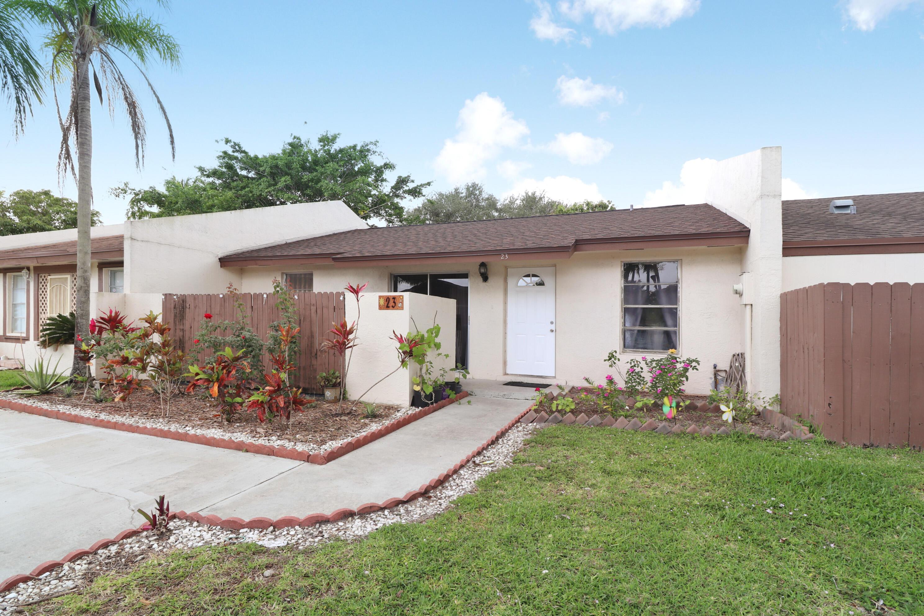 23 Chelsea Lane, Boynton Beach, FL 33426, Boynton Beach - Photo 2