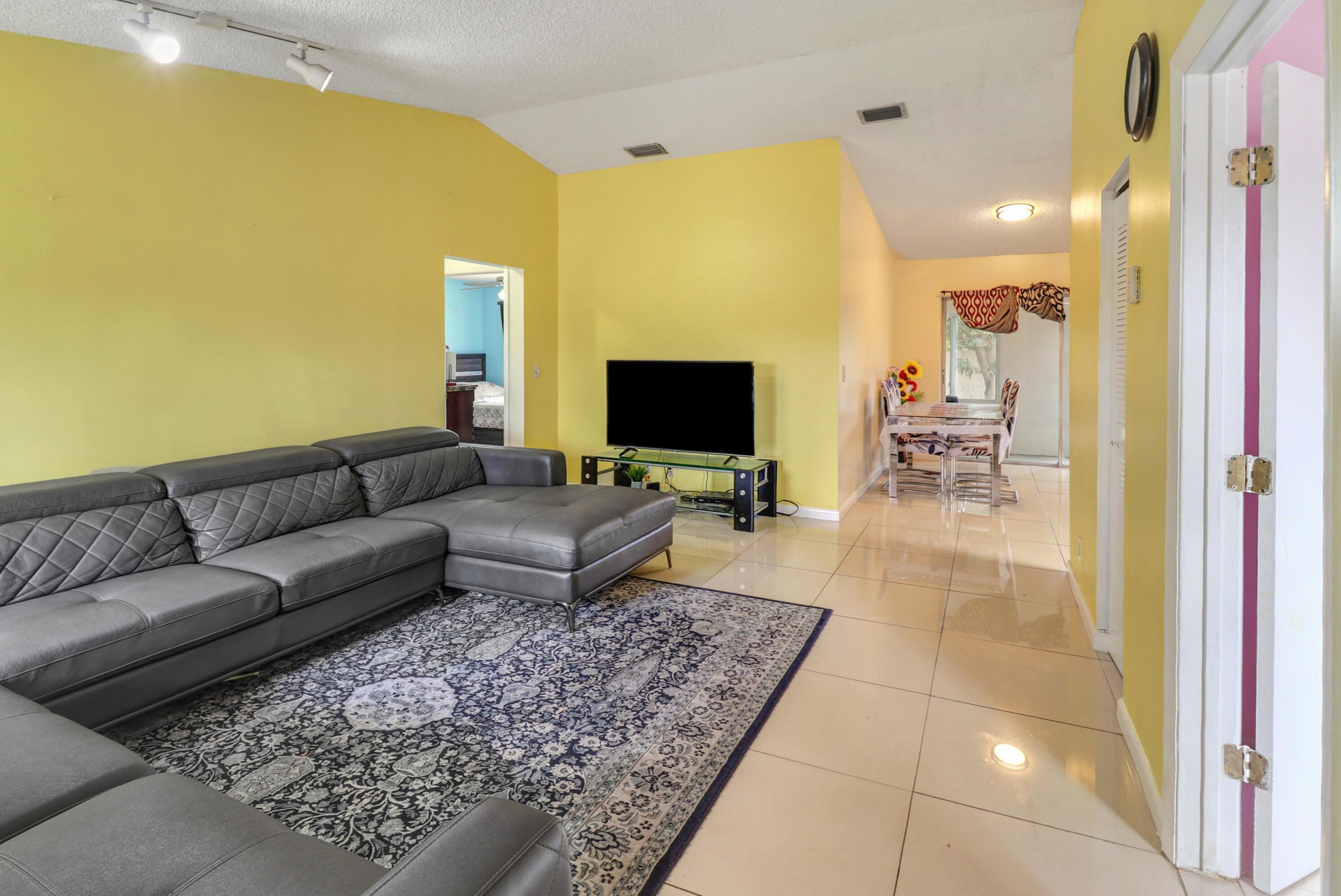 23 Chelsea Lane, Boynton Beach, FL 33426, Boynton Beach - Photo 3