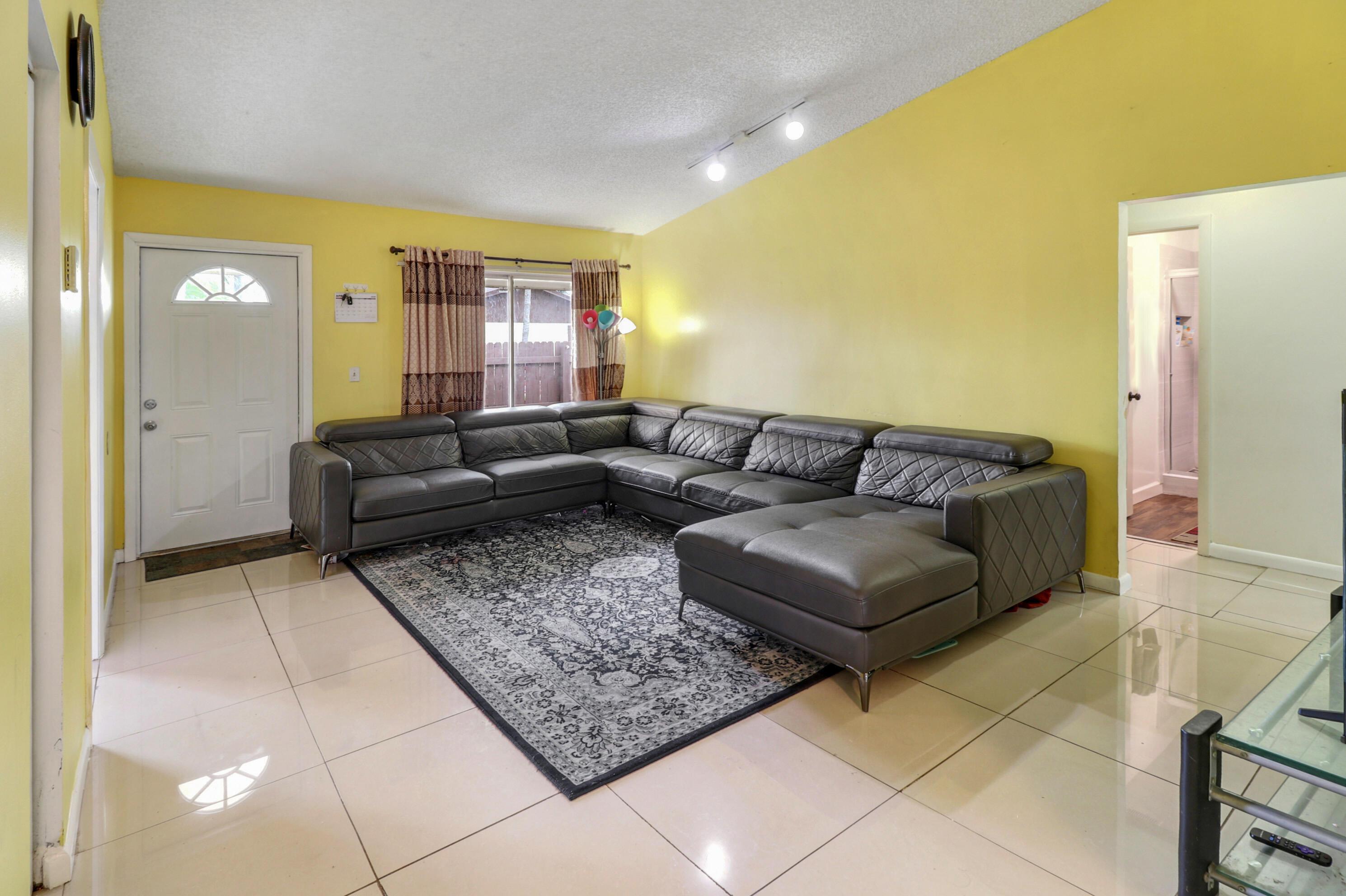 23 Chelsea Lane, Boynton Beach, FL 33426, Boynton Beach - Photo 4