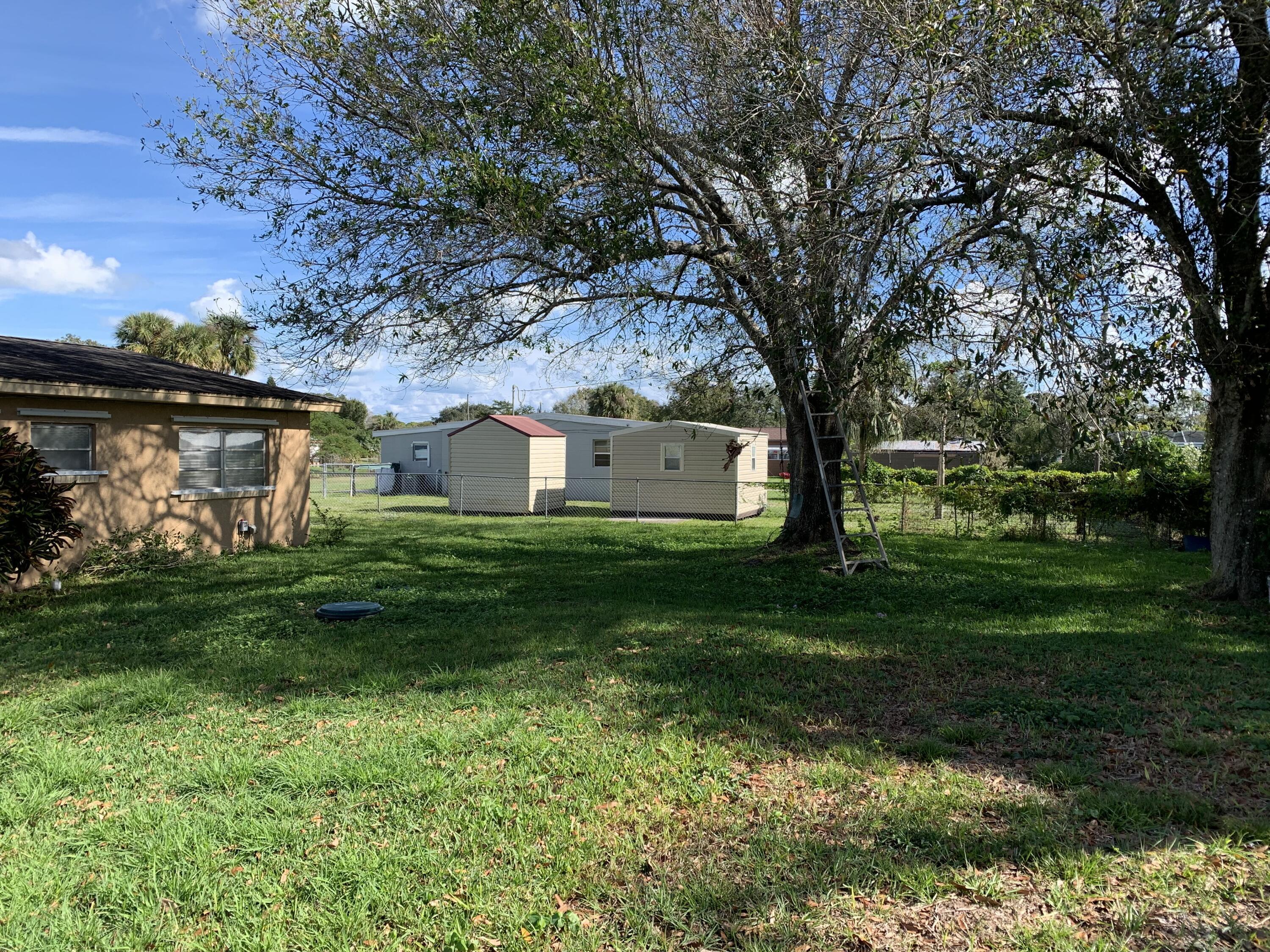 363 Hosbine Street, Fort Pierce, FL 34982, Fort Pierce - Photo 3