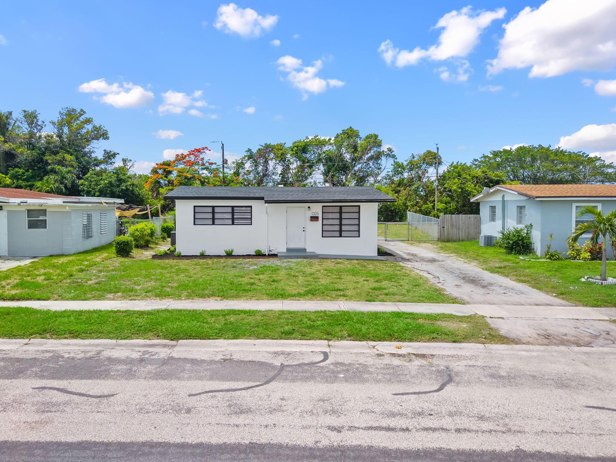 1326 8th Street, West Palm Beach, FL 33401, West Palm Beach - Photo 2