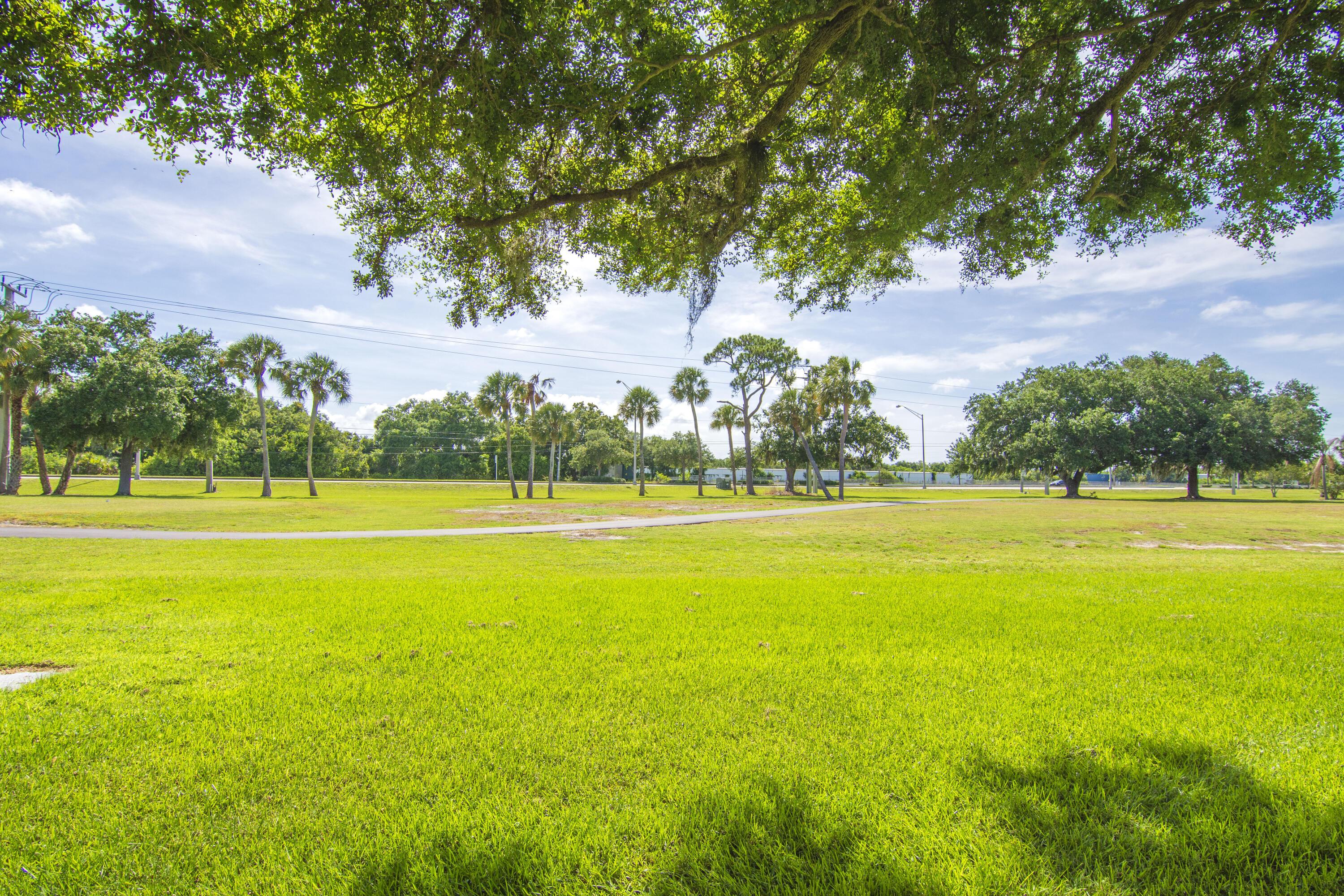 16 Vista Palm Lane 106, Vero Beach, FL 32962, Vero Beach - Photo 3