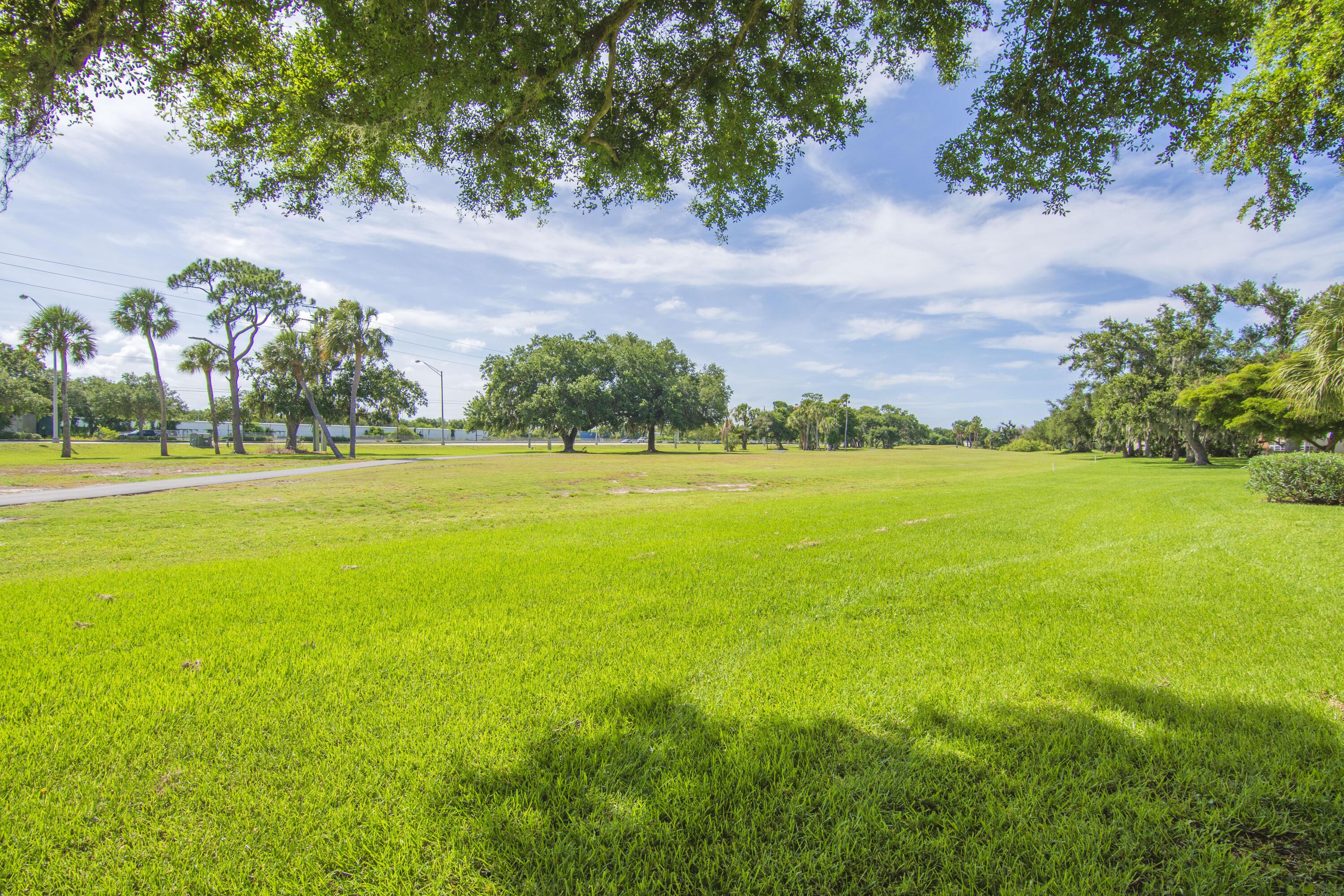 16 Vista Palm Lane 106, Vero Beach, FL 32962, Vero Beach - Photo 4