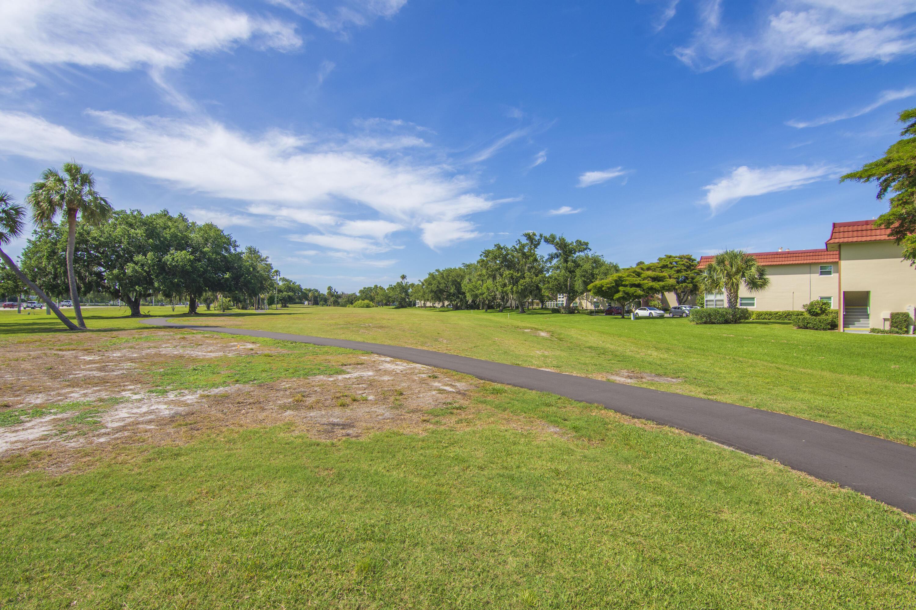 16 Vista Palm Lane 106, Vero Beach, FL 32962, Vero Beach - Photo 5