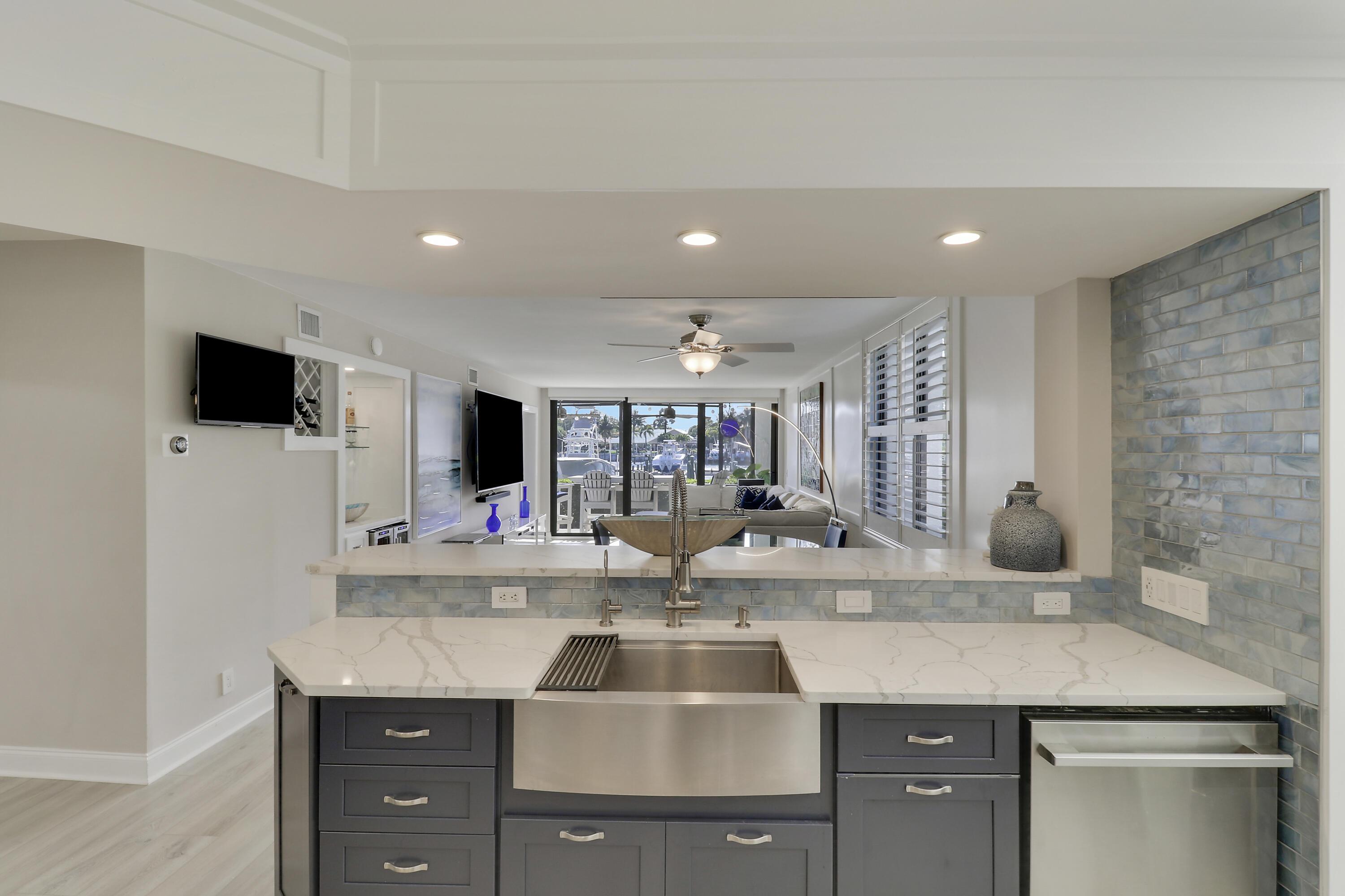 515 Bay Colony Drive N, Juno Beach, FL 33408, Juno Beach - Photo 5