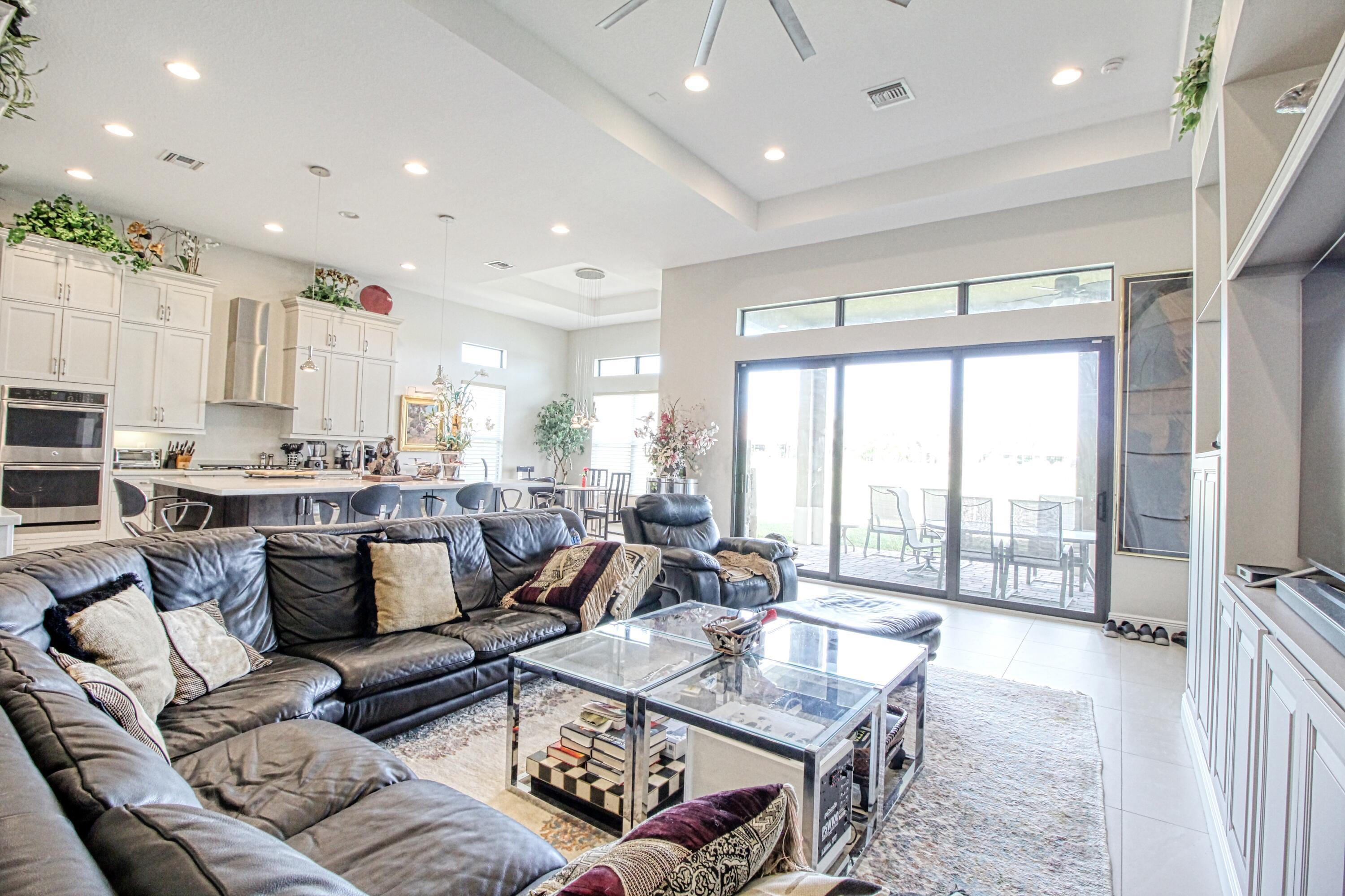 12095 Bastille Circle E, Parkland, FL 33076, Parkland - Photo 5