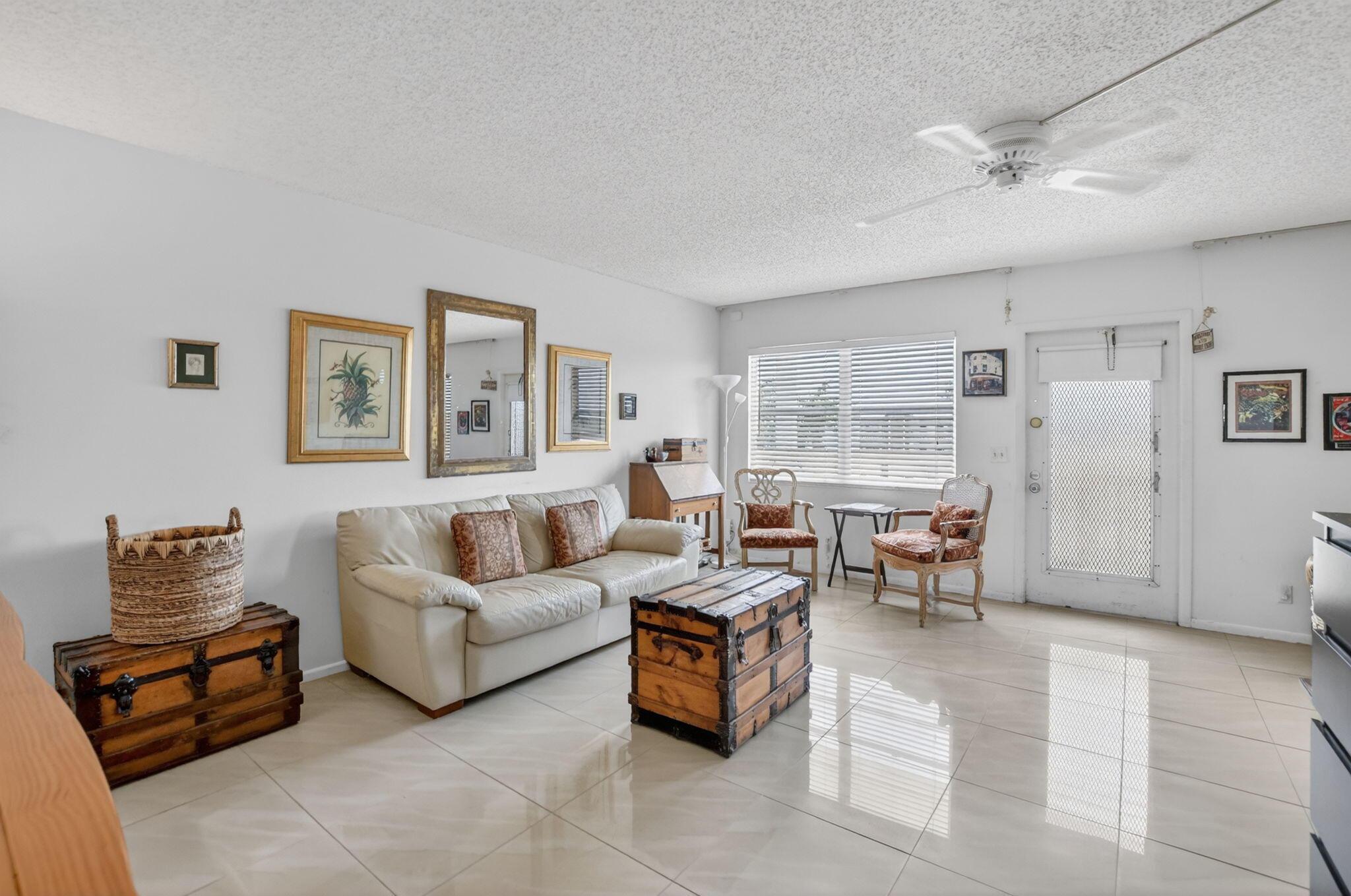 4024 Guildford E 4024, Boca Raton, FL 33434, Boca Raton - Photo 2