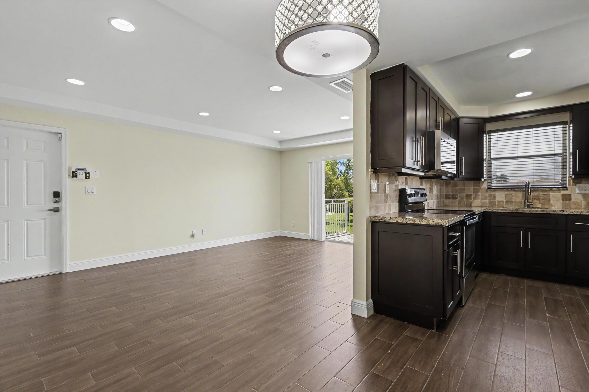1250 SW 113th Terrace 204, Pembroke Pines, FL 33025, Pembroke Pines - Photo 5