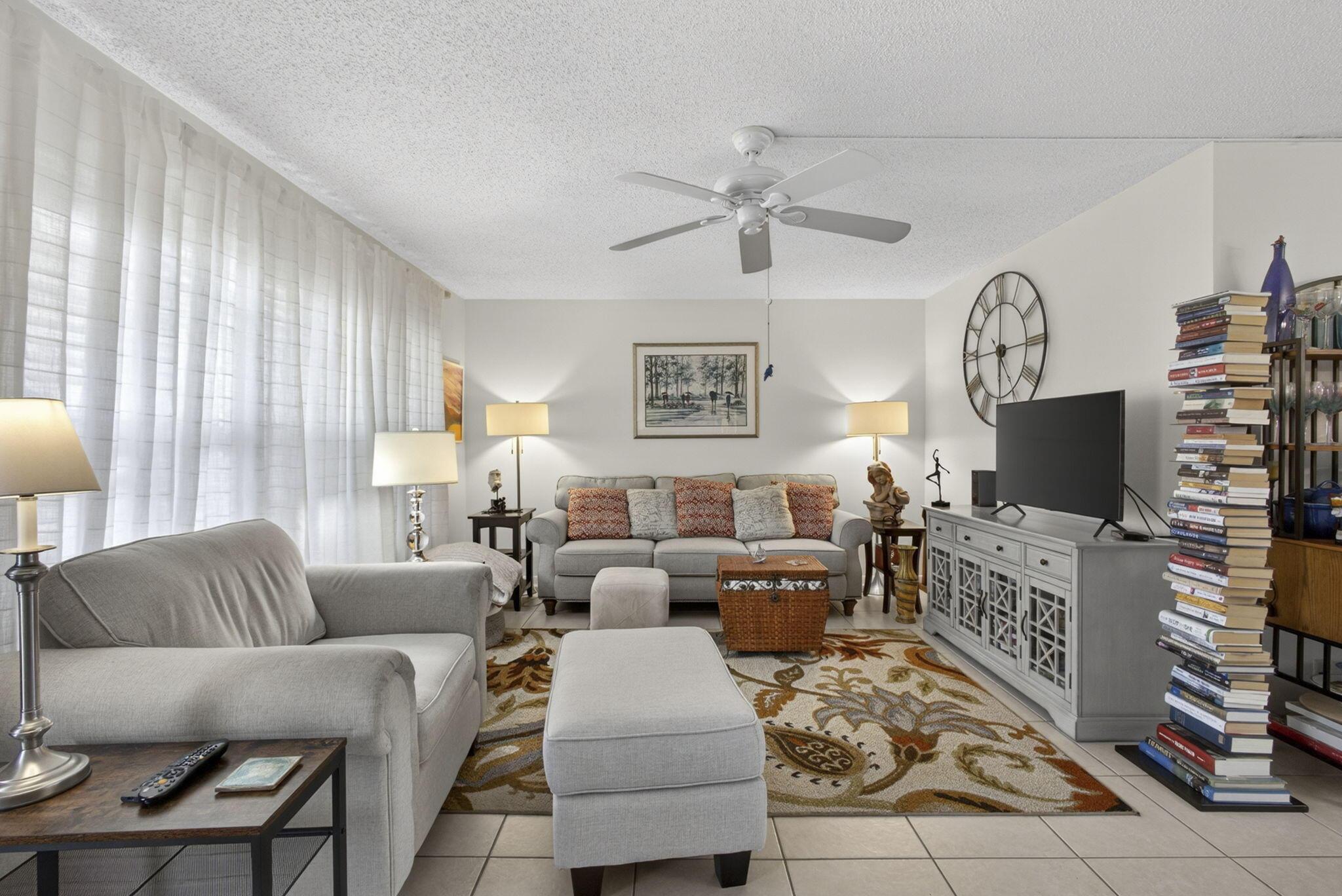 308 Greenbrier A, West Palm Beach, FL 33417, West Palm Beach - Photo 3