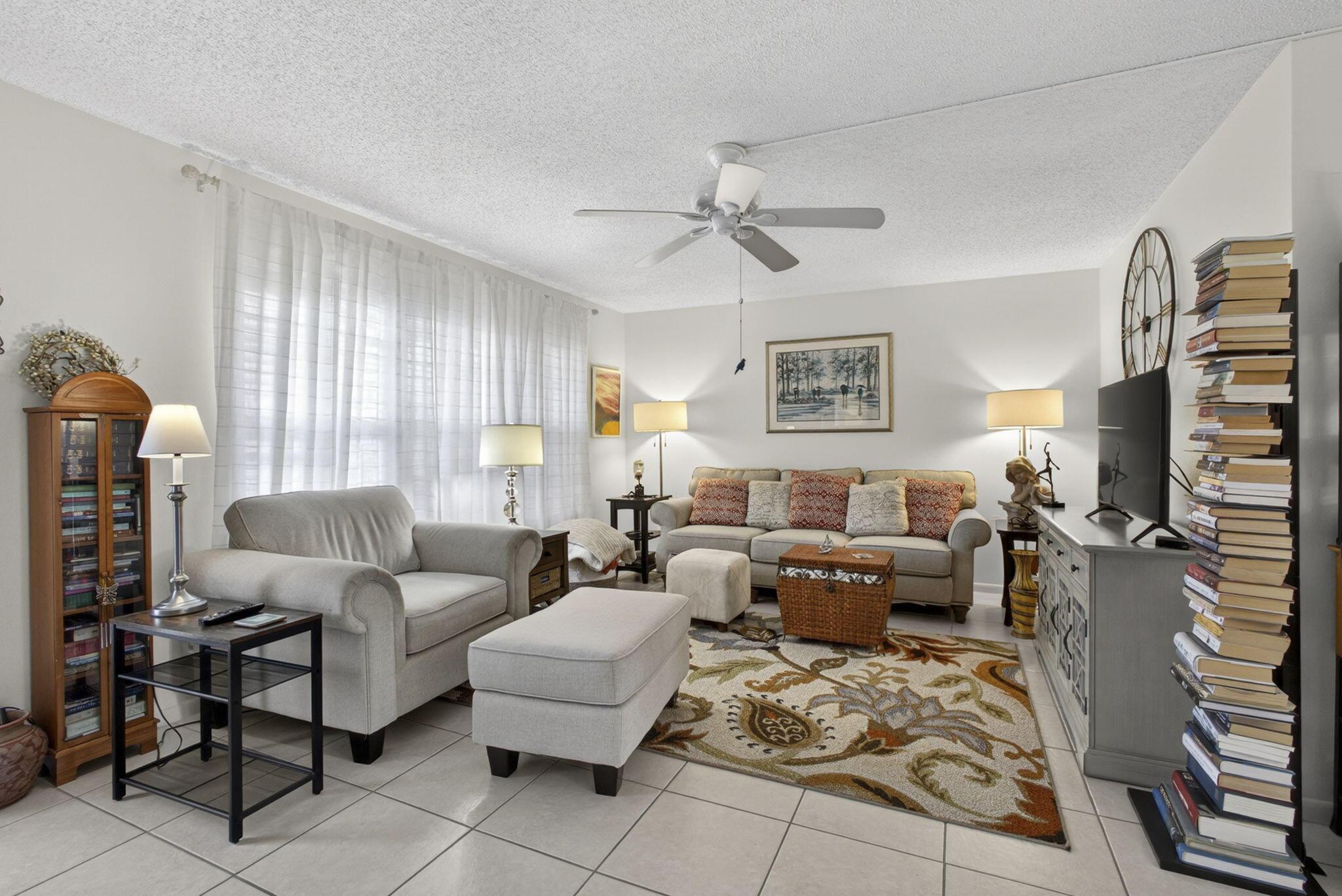 308 Greenbrier A, West Palm Beach, FL 33417, West Palm Beach - Photo 4