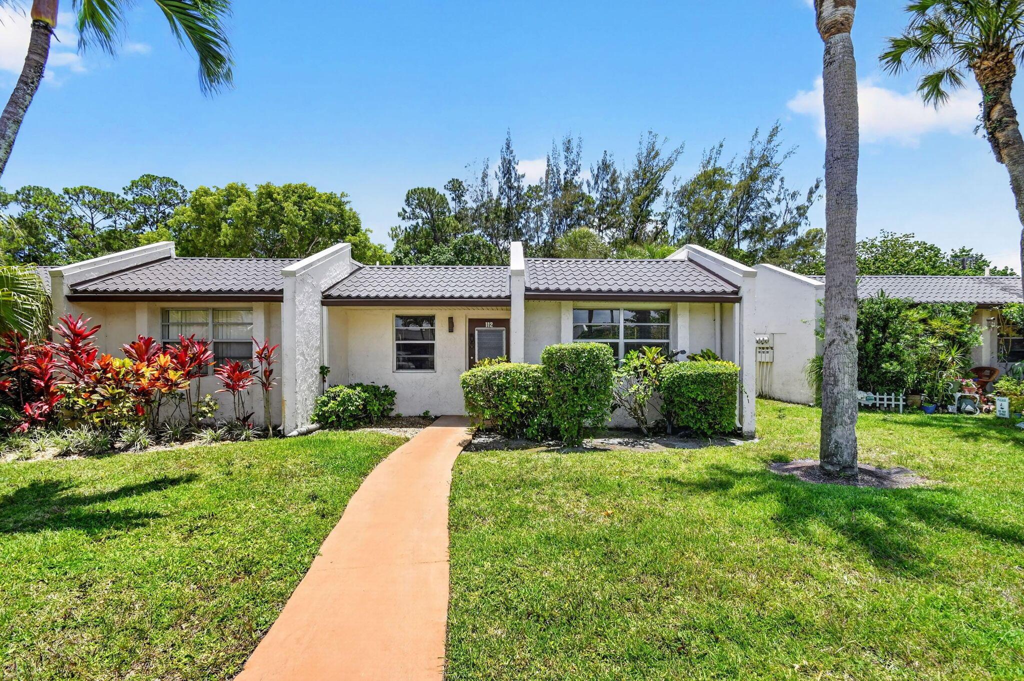112 Lake Olive Drive, Royal Palm Beach, FL 33411, Royal Palm Beach - Photo 2