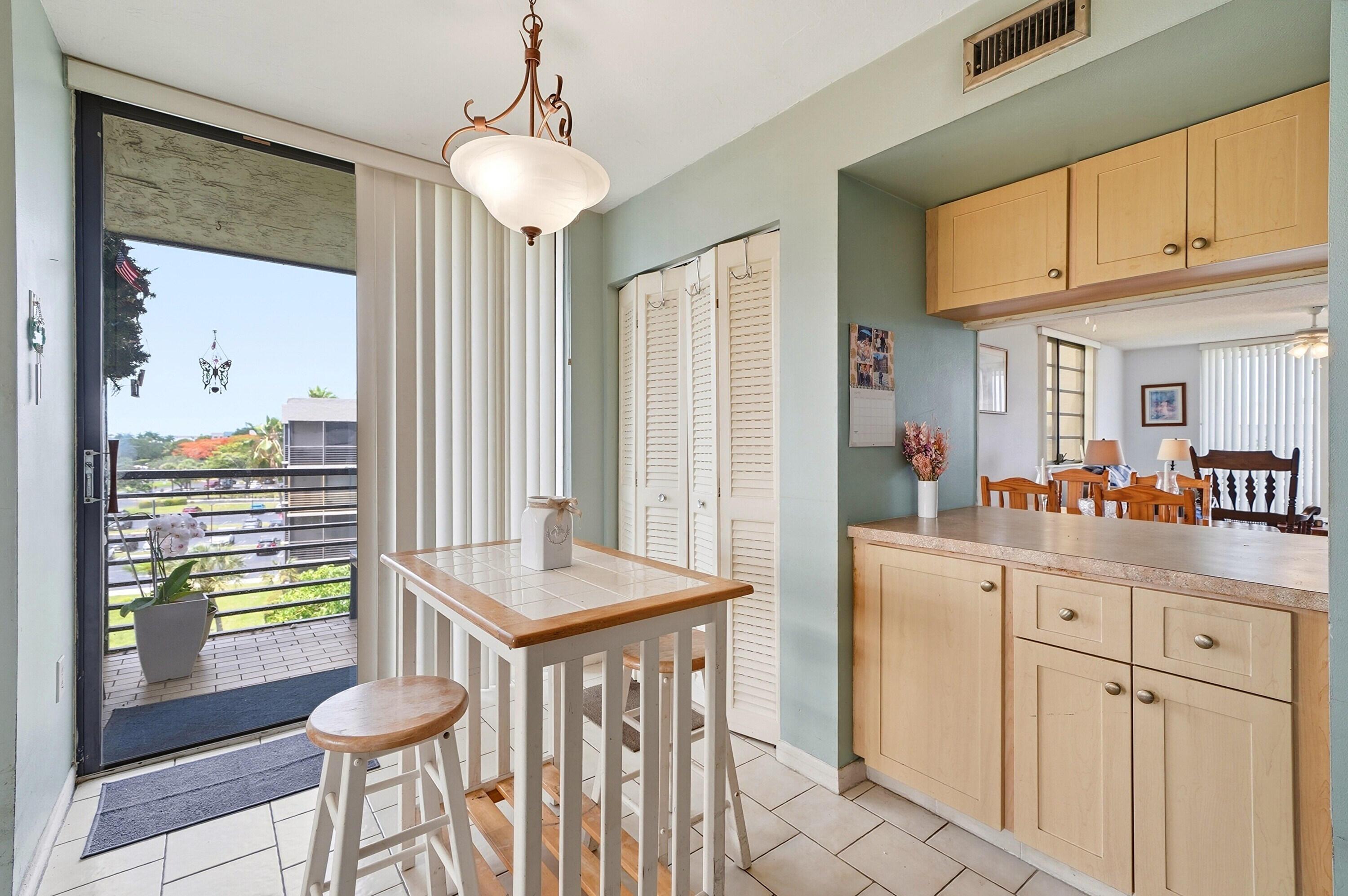 901 Colony Point Circle 523, Pembroke Pines, FL 33026, Pembroke Pines - Photo 5