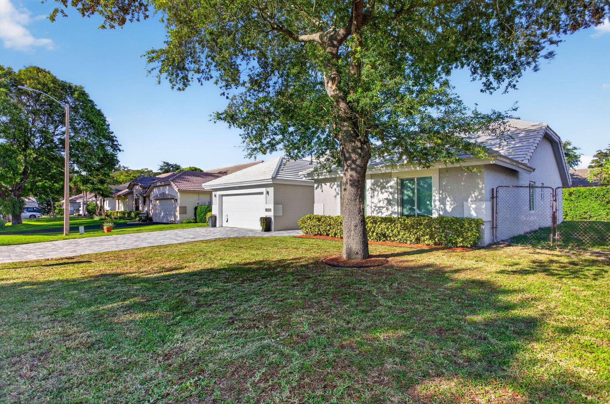 5120 NW 43rd Terrace, Coconut Creek, FL 33073, Coconut Creek - Photo 2