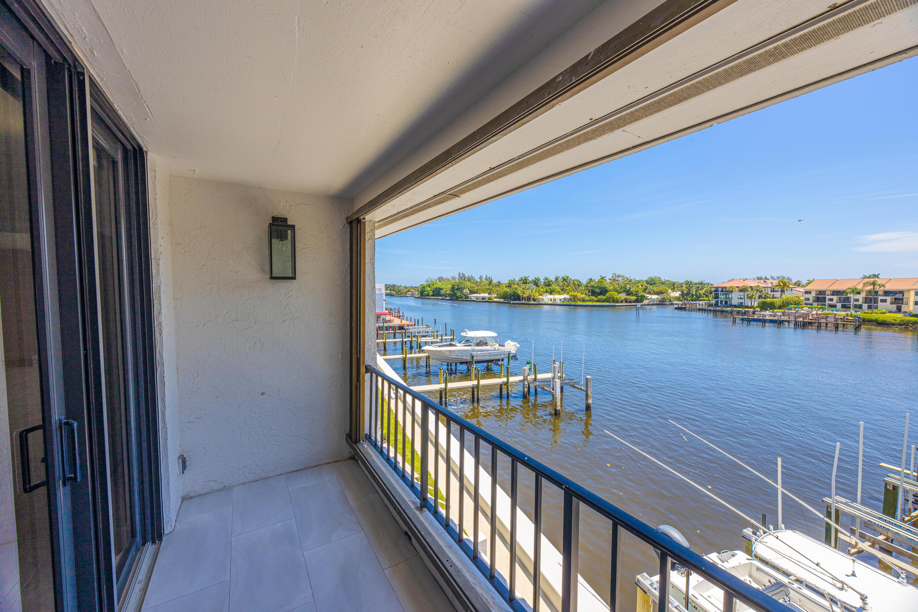 801 Palm Trail 9, Delray Beach, FL 33483, Delray Beach - Photo 2