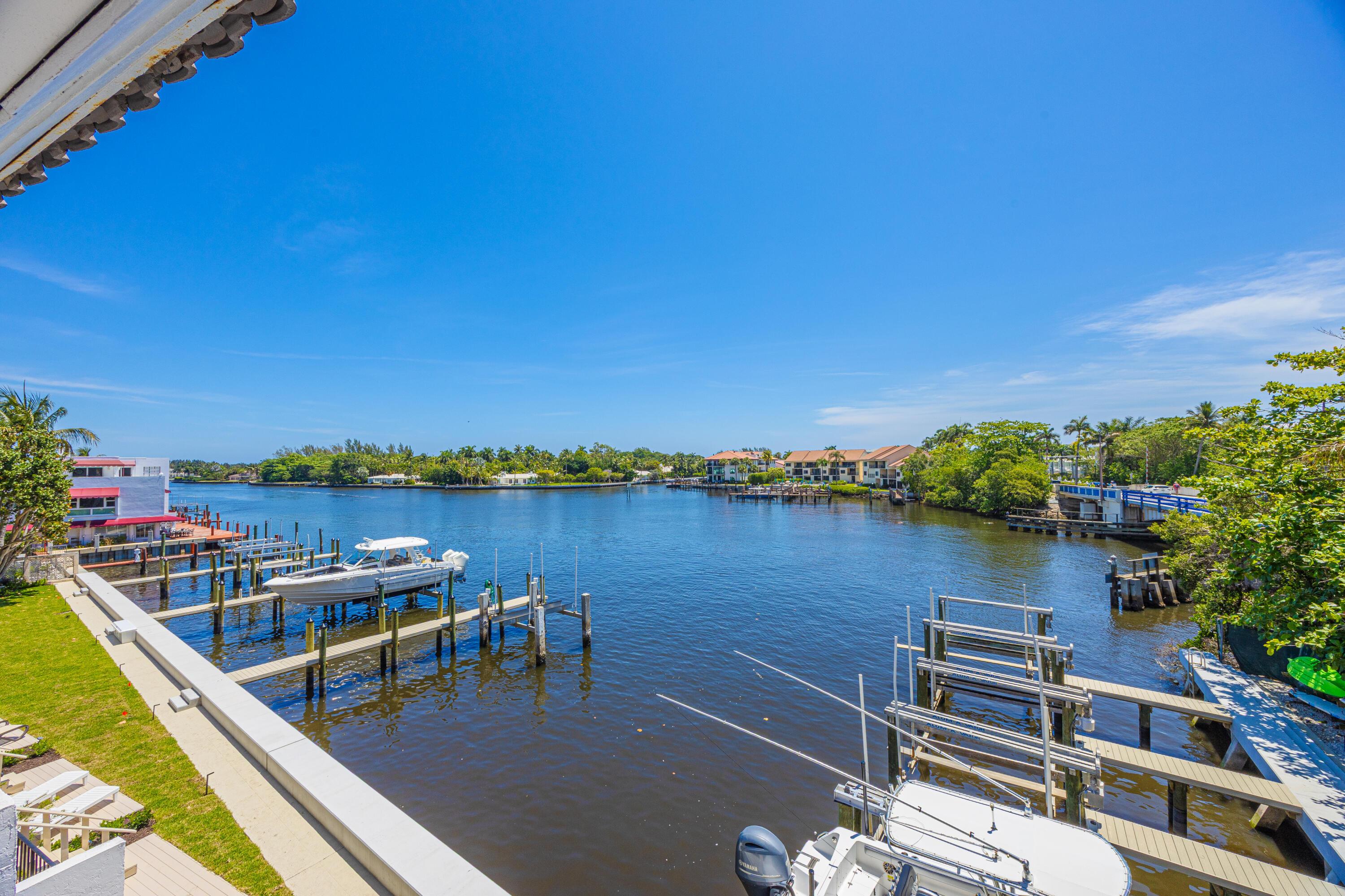 801 Palm Trail 9, Delray Beach, FL 33483, Delray Beach - Photo 3