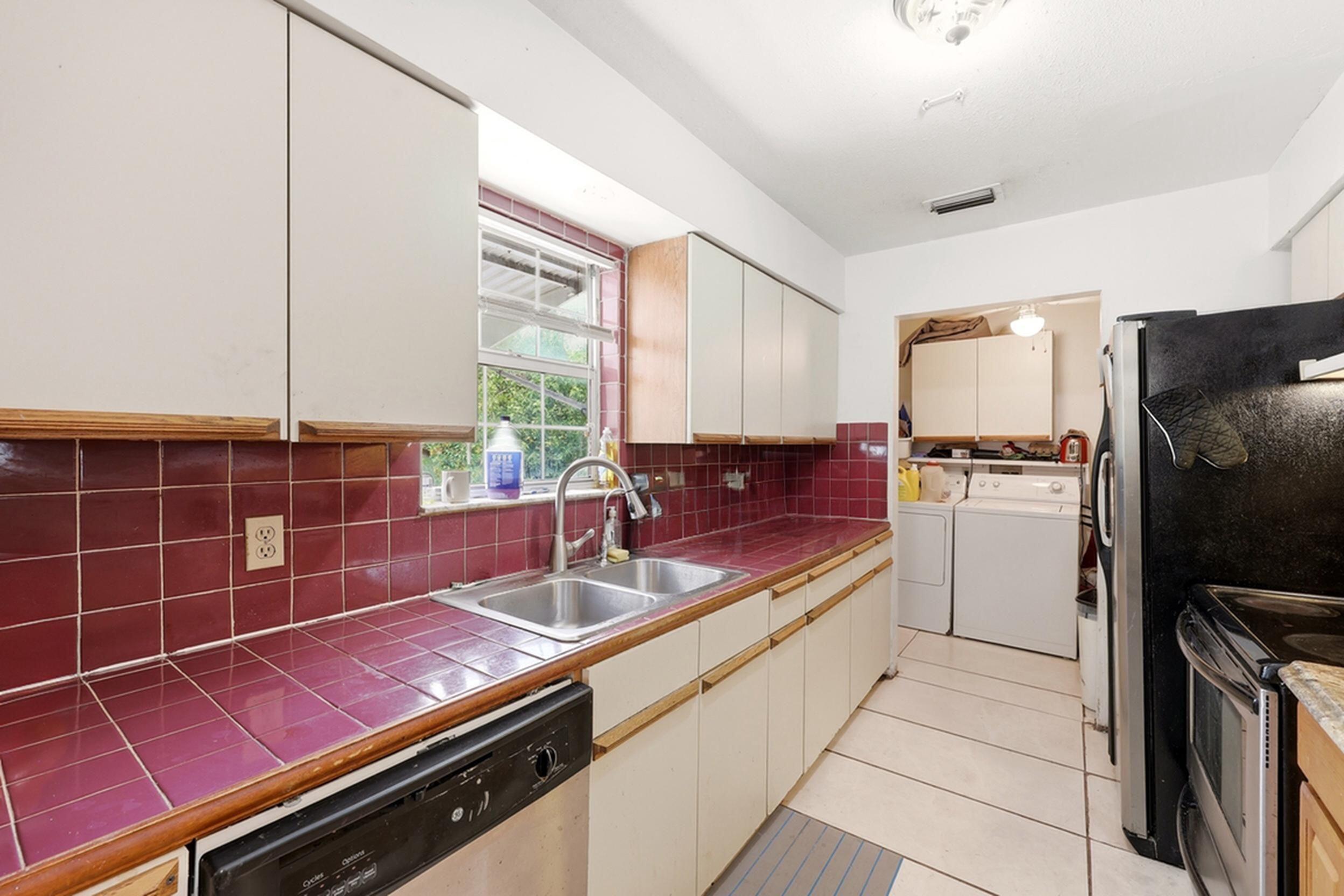 8545 SE Mars Street, Hobe Sound, FL 33455, Hobe Sound - Photo 5