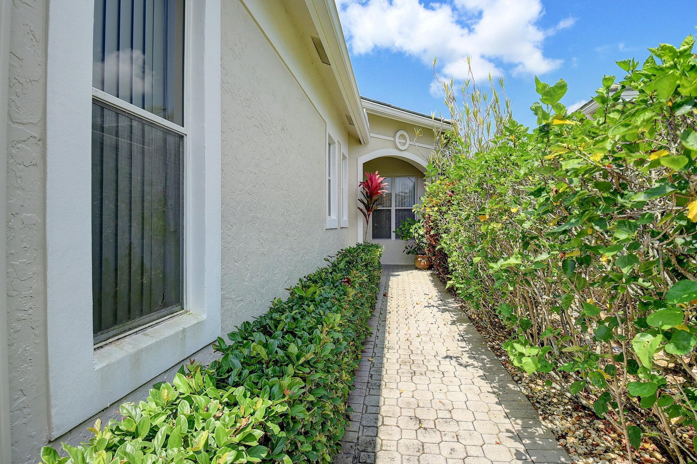 7725 Rockford Road, Boynton Beach, FL 33472, Boynton Beach - Photo 2