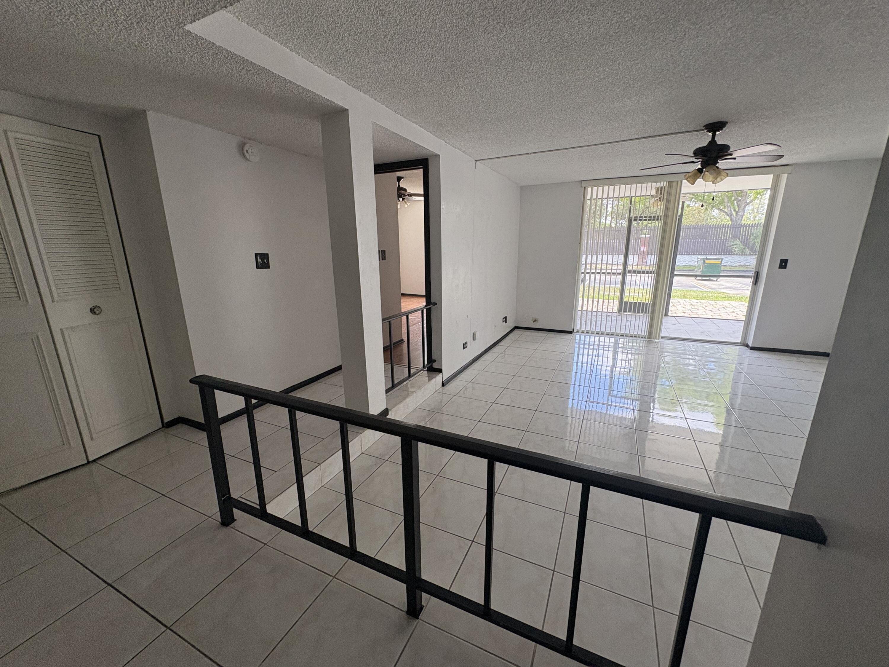 3660 Inverrary Drive 1b, Lauderhill, FL 33319, Lauderhill - Photo 4