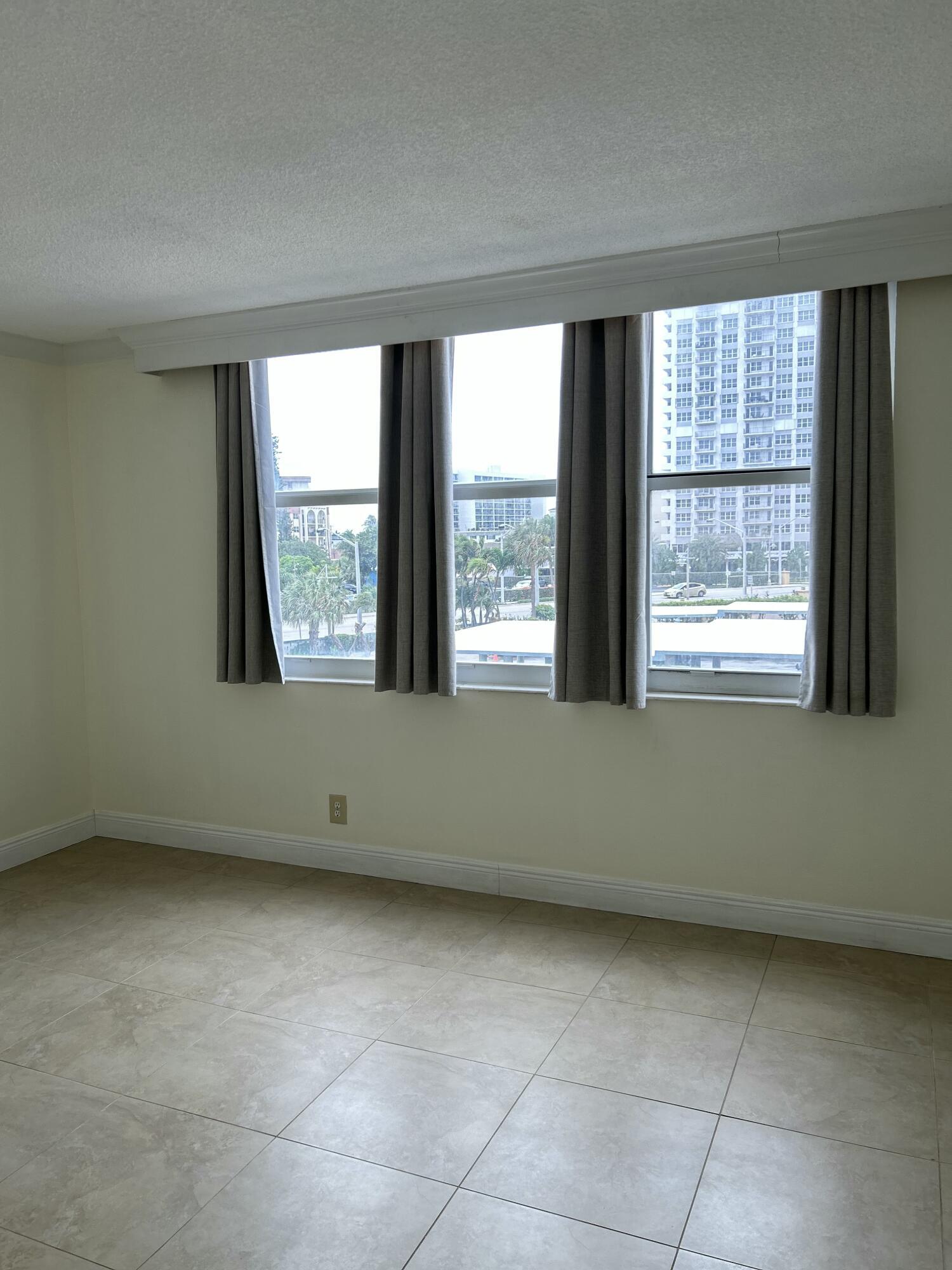 305 N Pompano Beach Boulevard 205, Pompano Beach, FL 33062, Pompano Beach - Photo 4