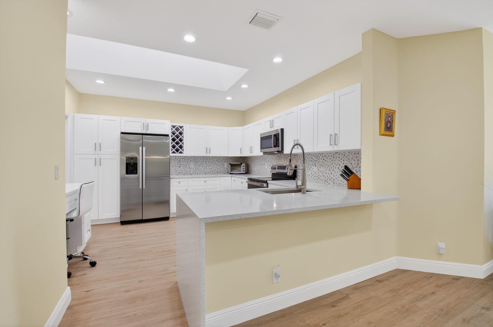 8350 Springlake Drive, Boca Raton, FL 33496, Boca Raton - Photo 4