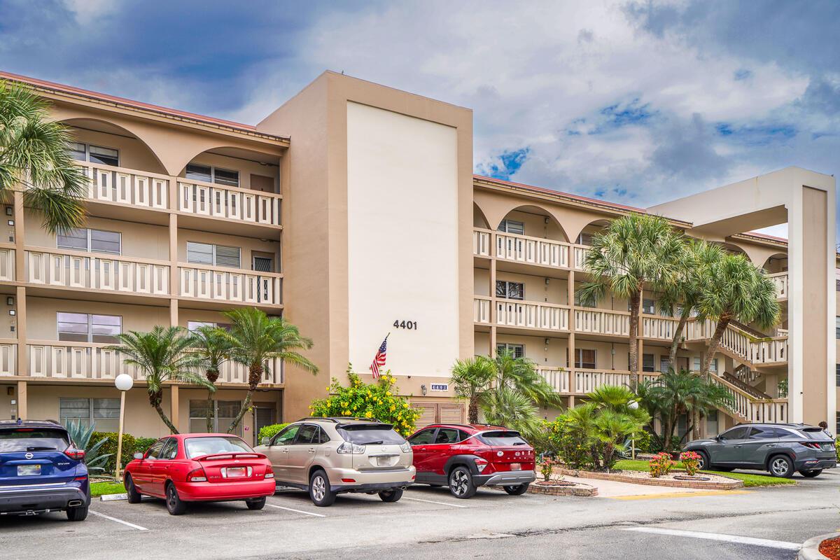 4401 Martinique Court D2, Coconut Creek, FL 33066, Coconut Creek - Photo 3